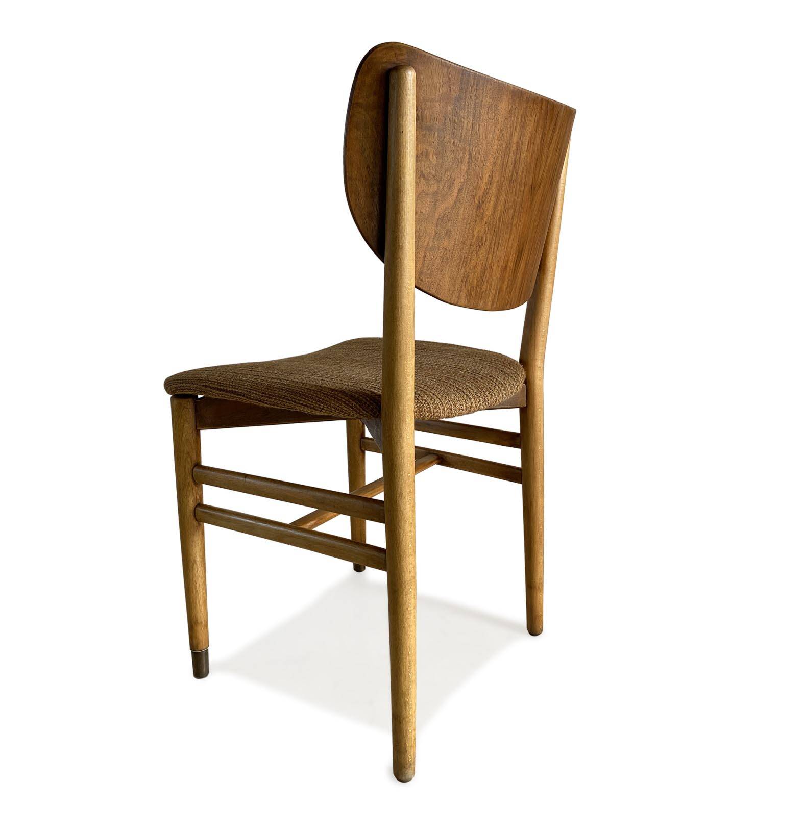 Une chaise de Niels et Eva Koppel
