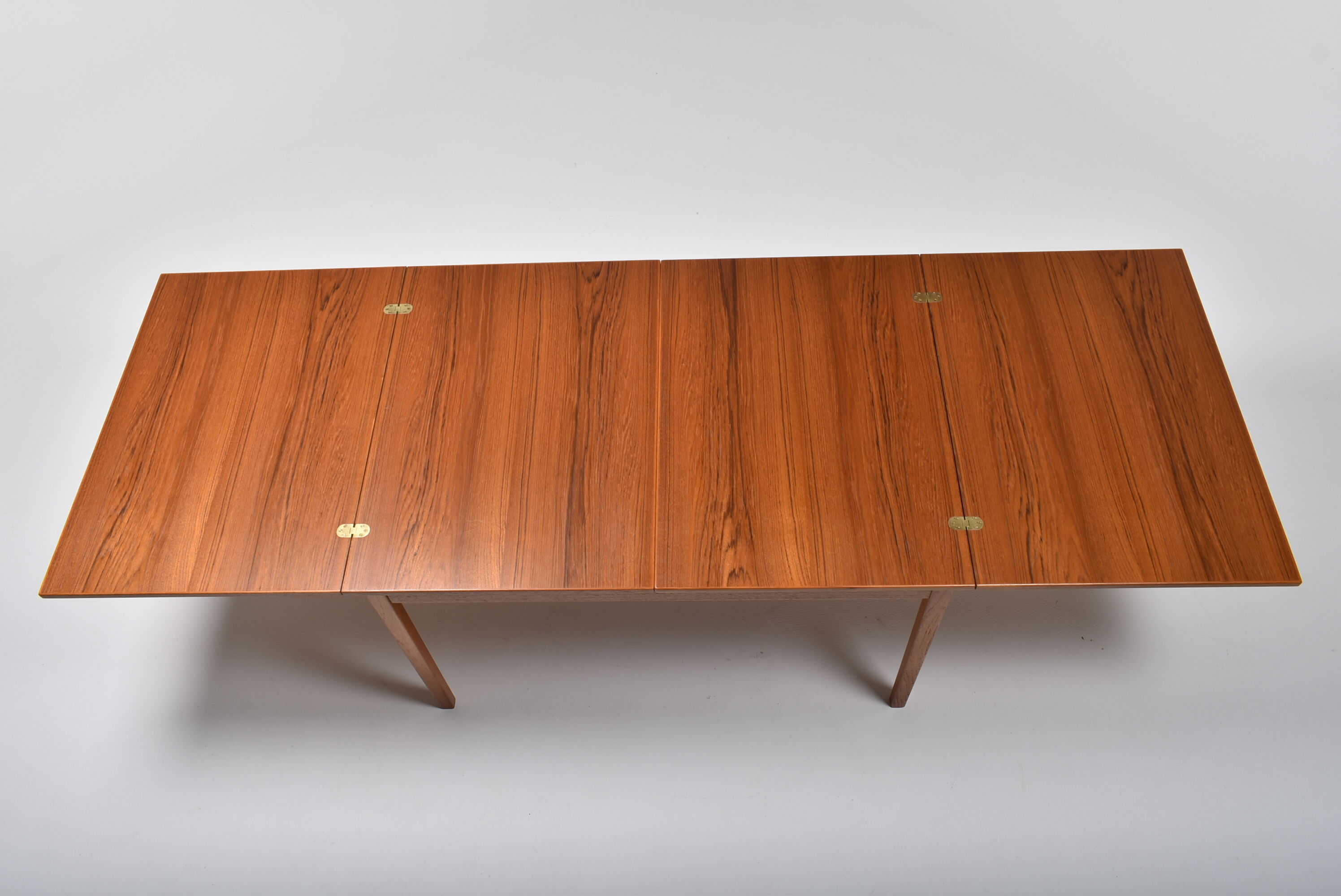 Scandinavian table Teck Skaraborgs