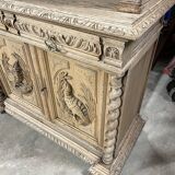 Hunting buffet with 2 bodies