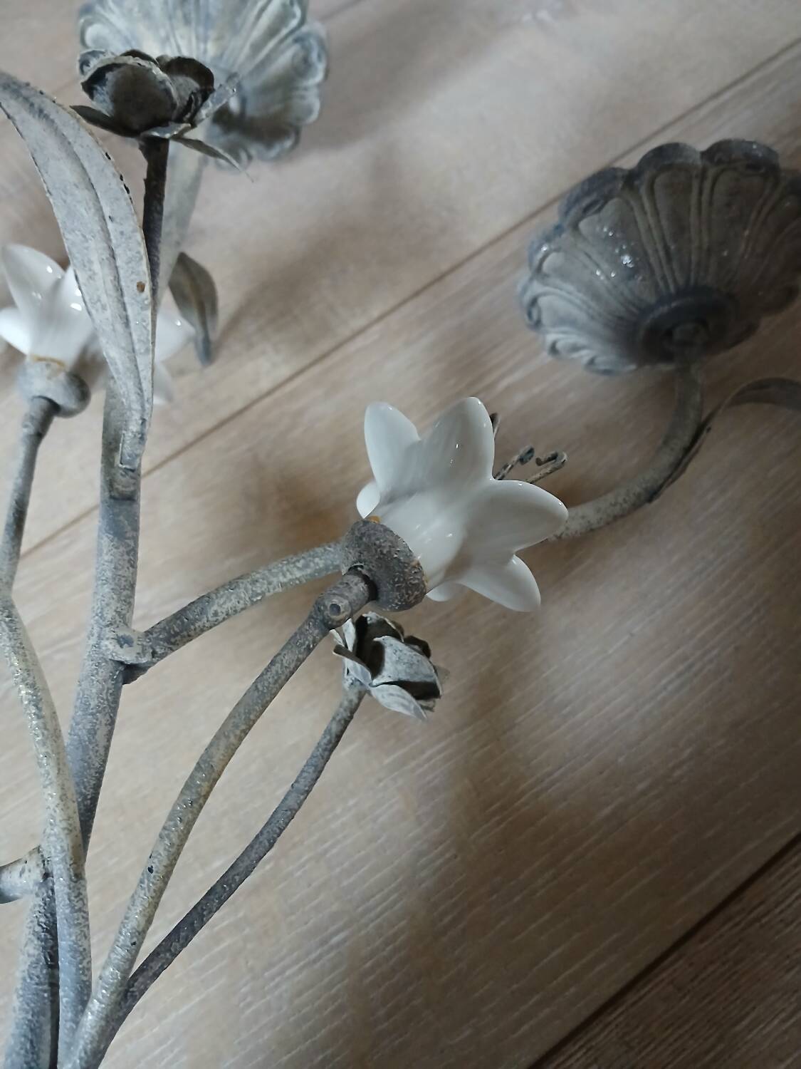 Antique chandelier in cast iron/metal and porcelain