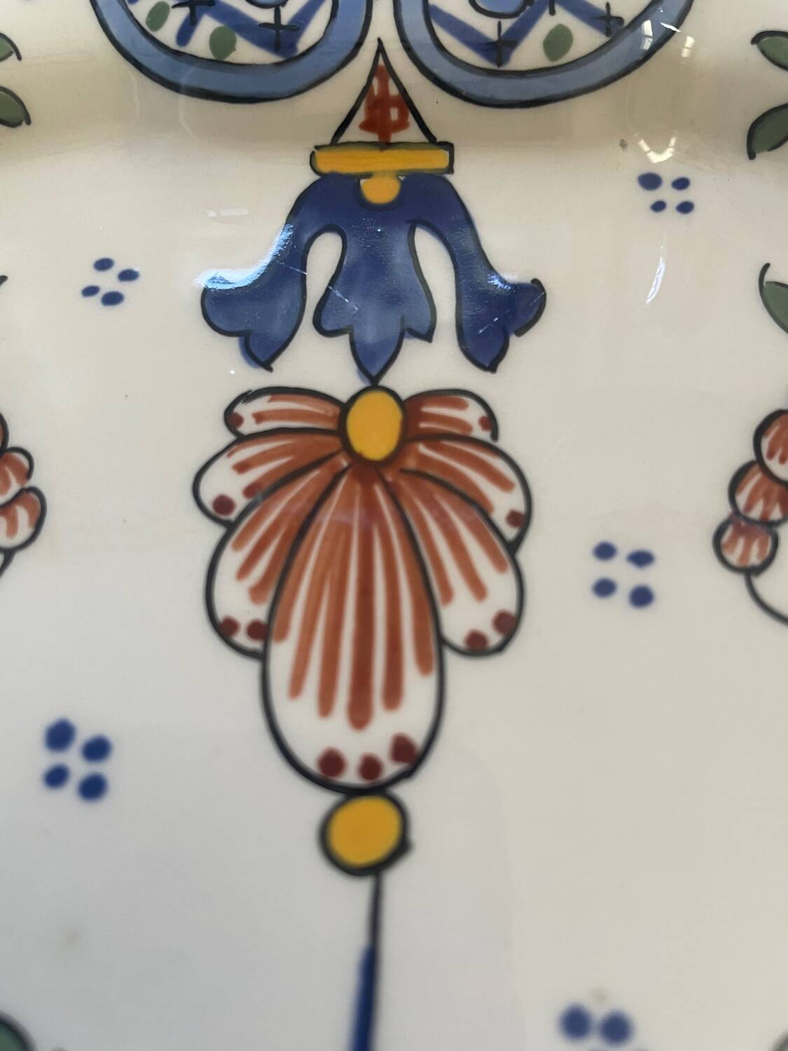 Plateau à cake en céramique motif vieux Rouen - Arts de la table