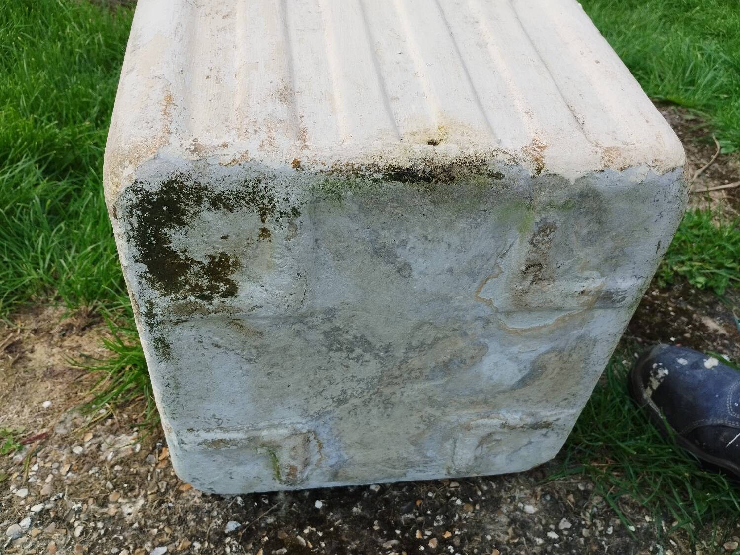 Pair of old Medici planters