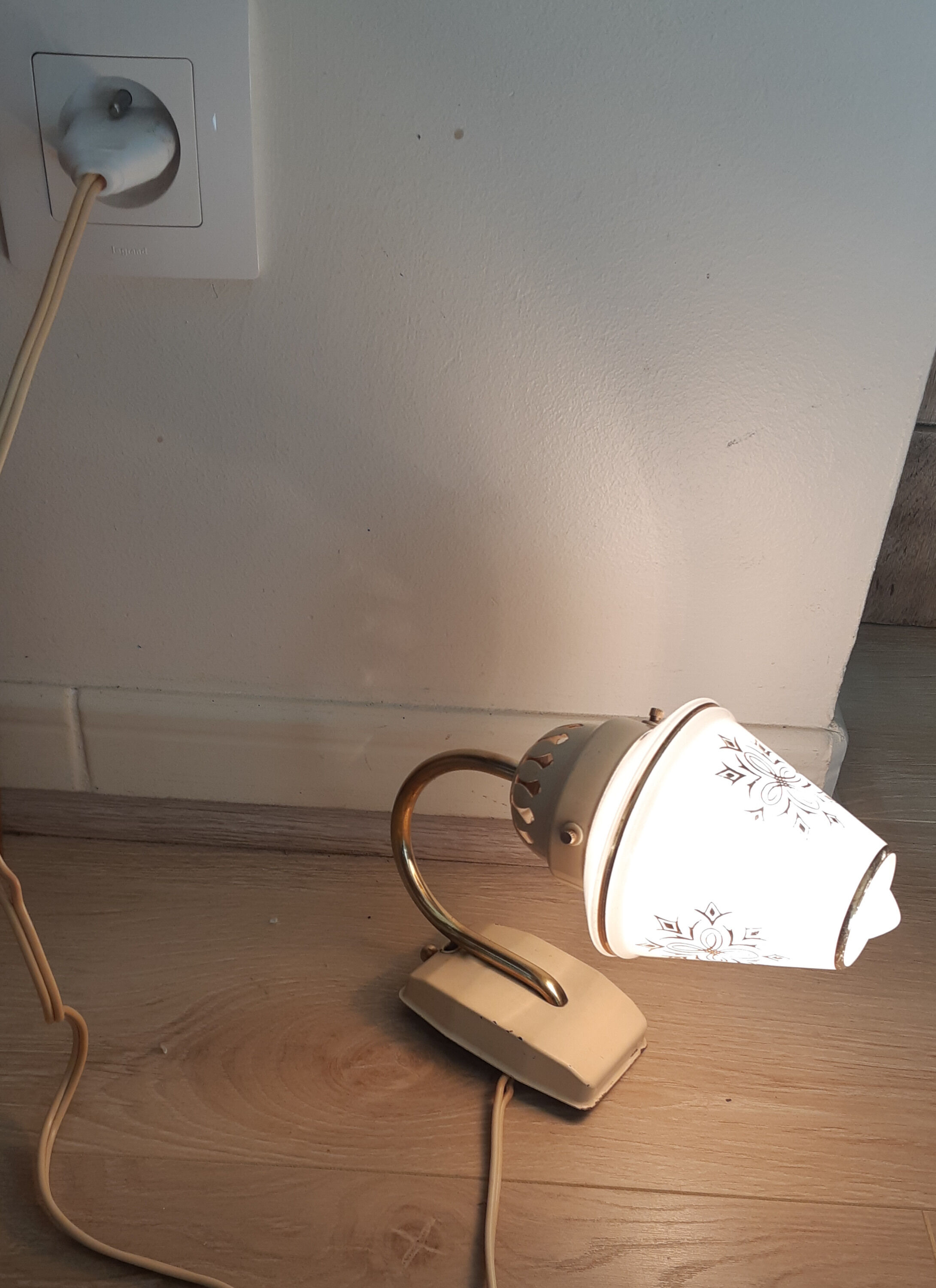 Wall lamp , bedside lamp , vintage , 50s