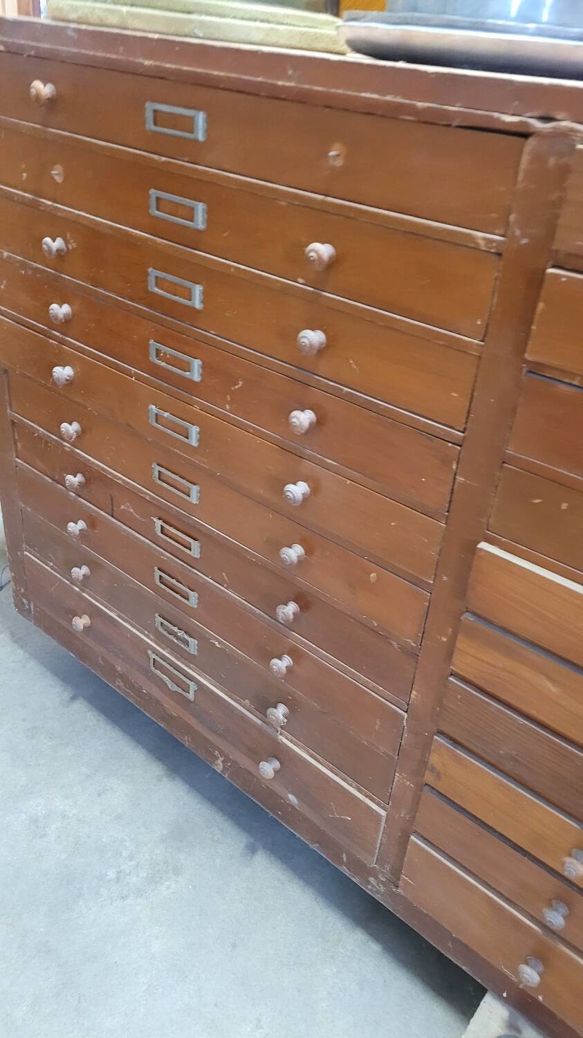 Meuble de Métier Magasin à 60 tiroirs - 1950s