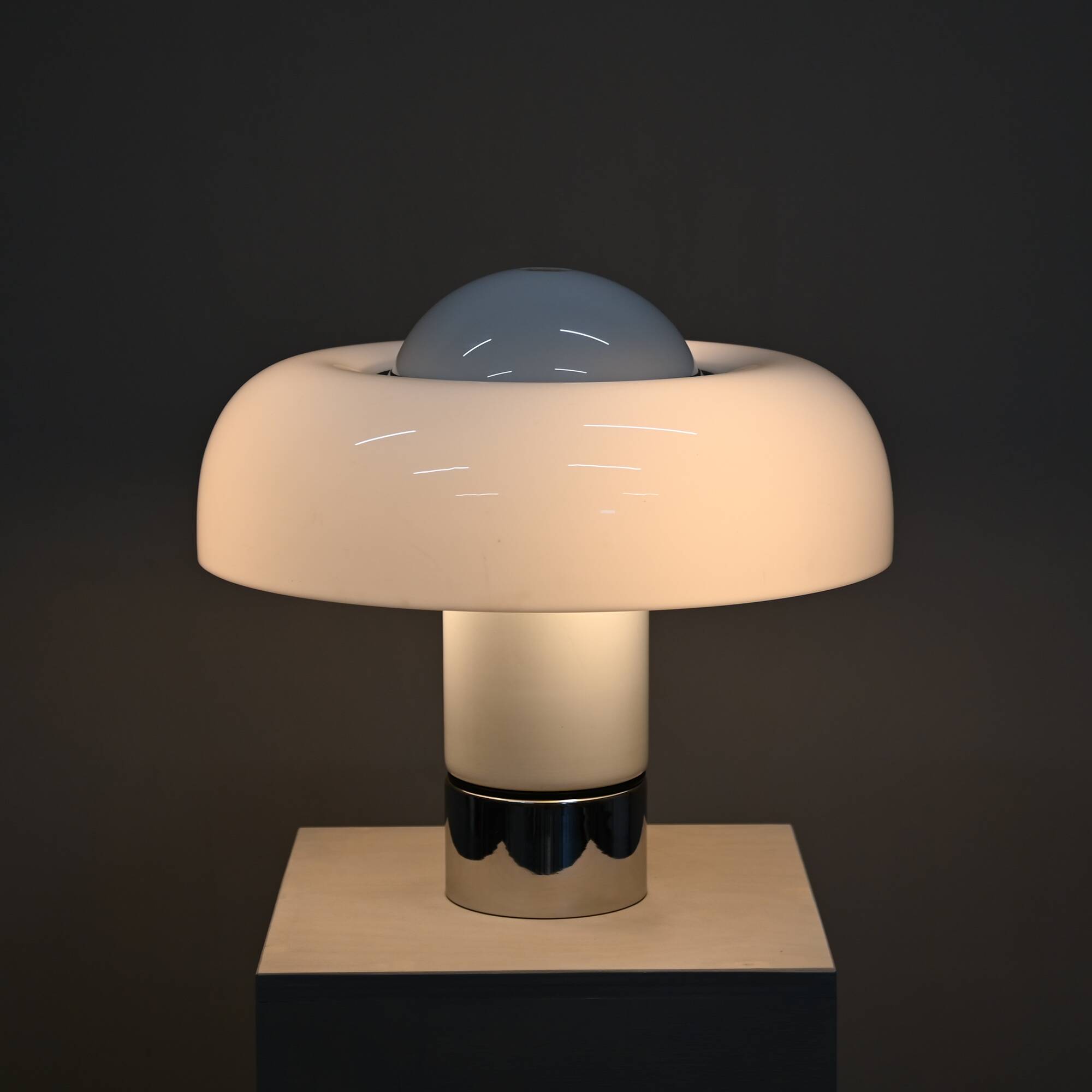 Brumbury Table Lamp chrome and white by Luigi Massoni for Guzzini Italy