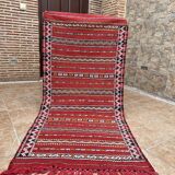 Tapis berbère marocain tissé à la main 100% laine biologique provenant