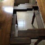 Eight-legged round table