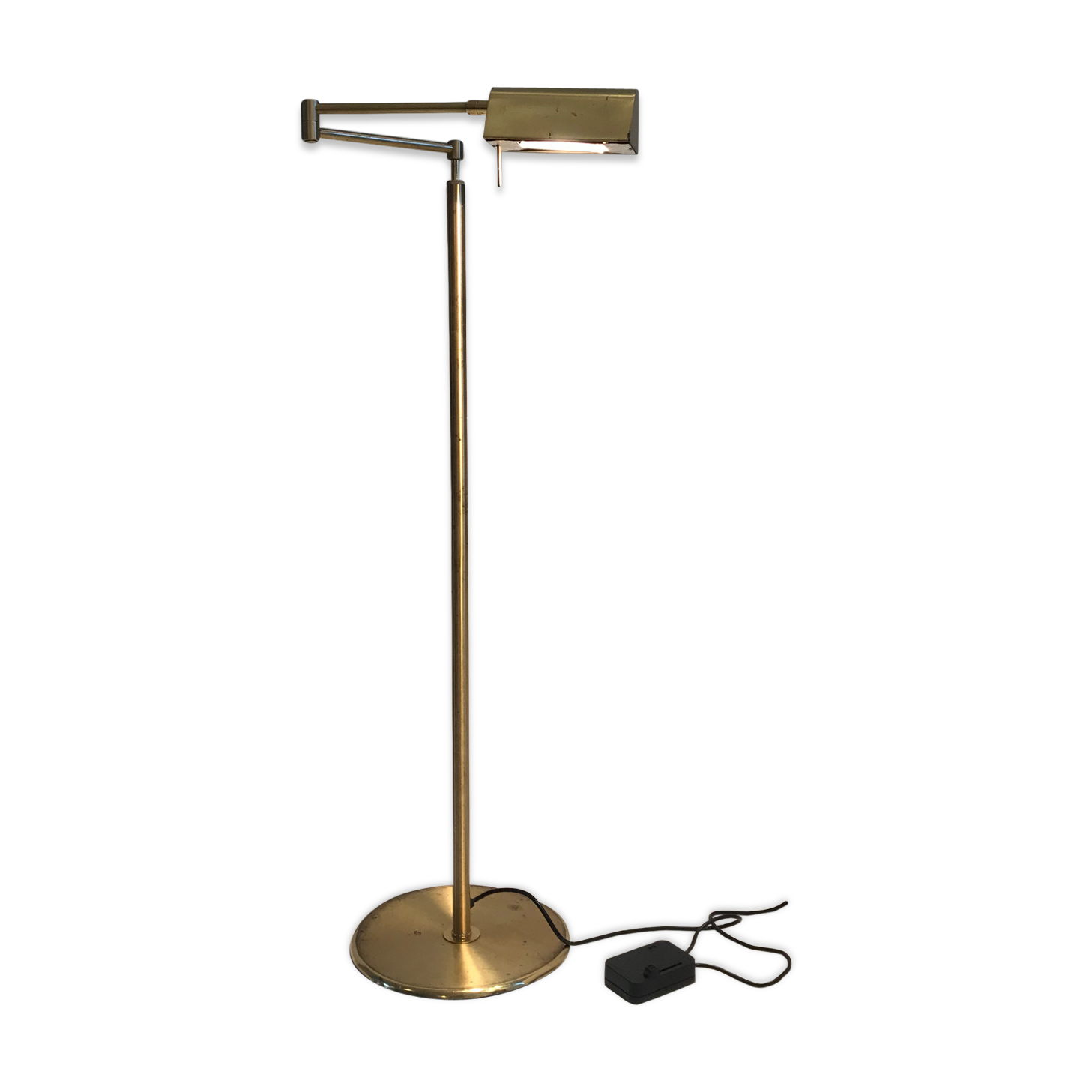Brass reader lamppost