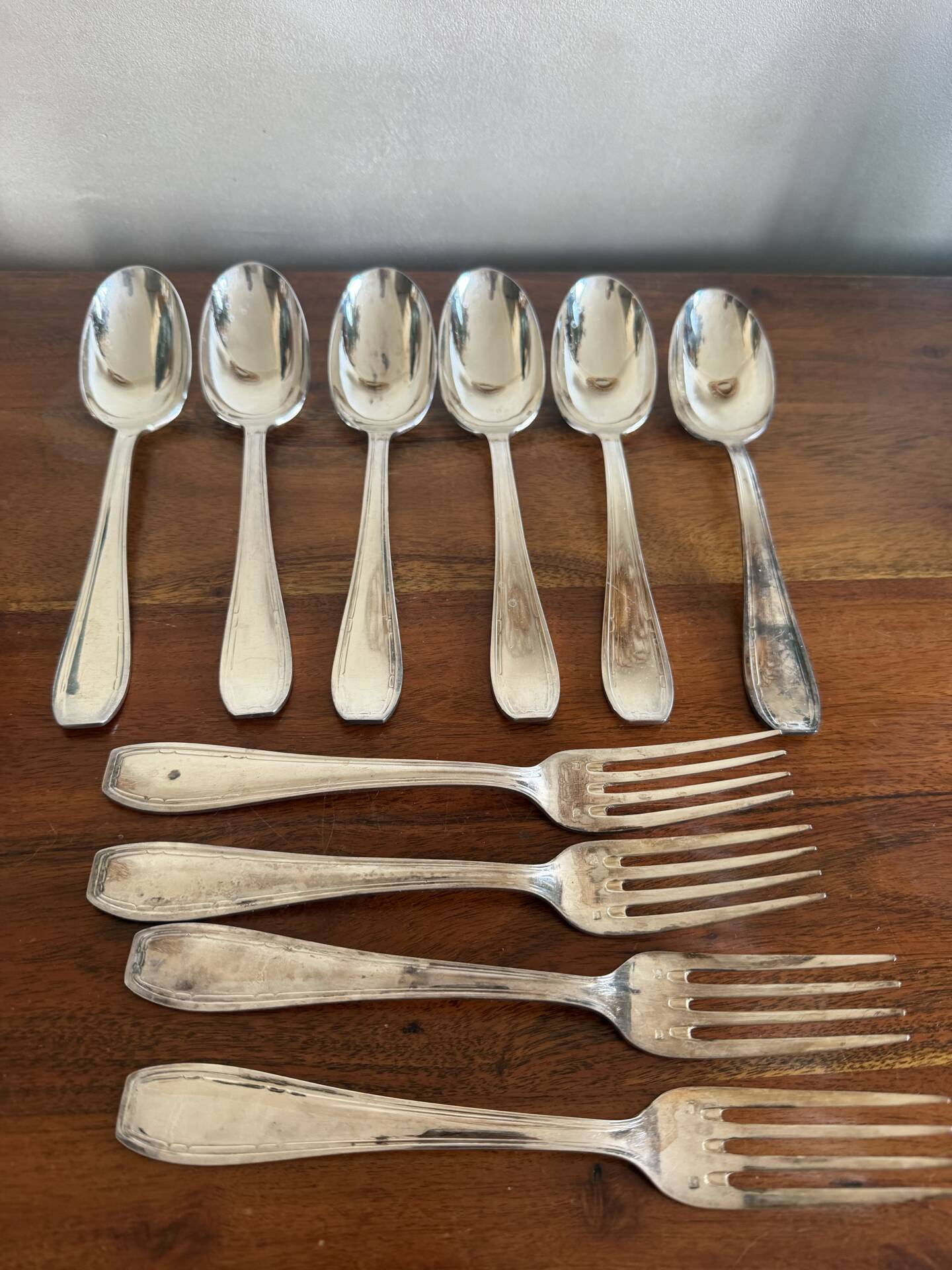 Set of silver-plated cutlery