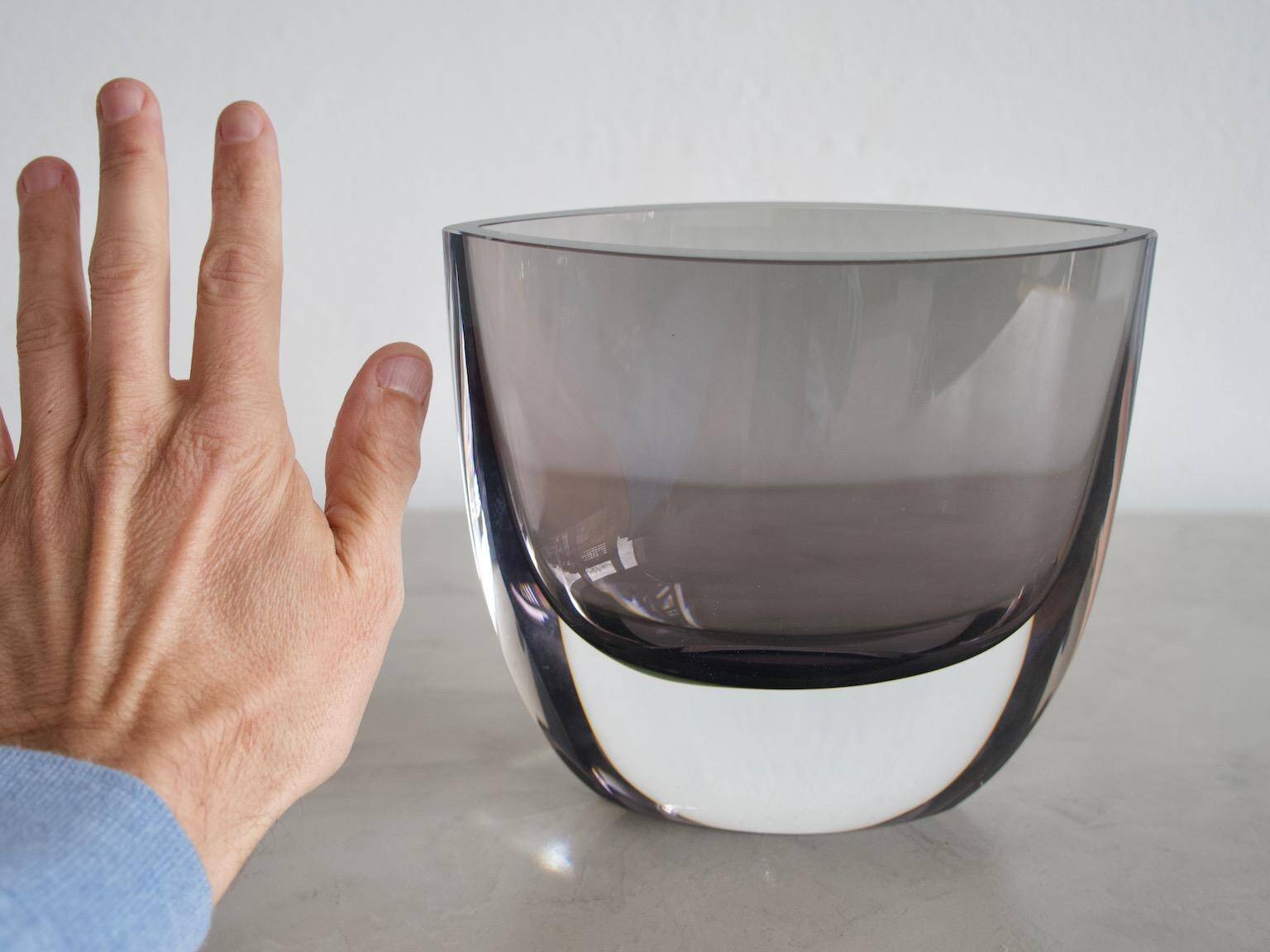 Vase en verre fumé de Christian von Sydow pour Kosta Boda