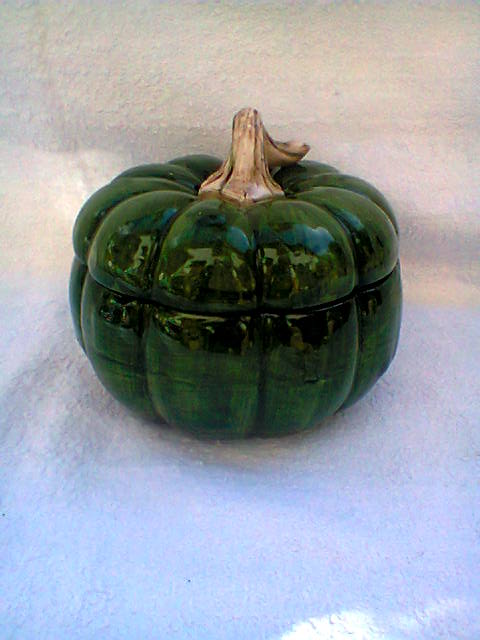 Earthenware ceramics trinket bowl