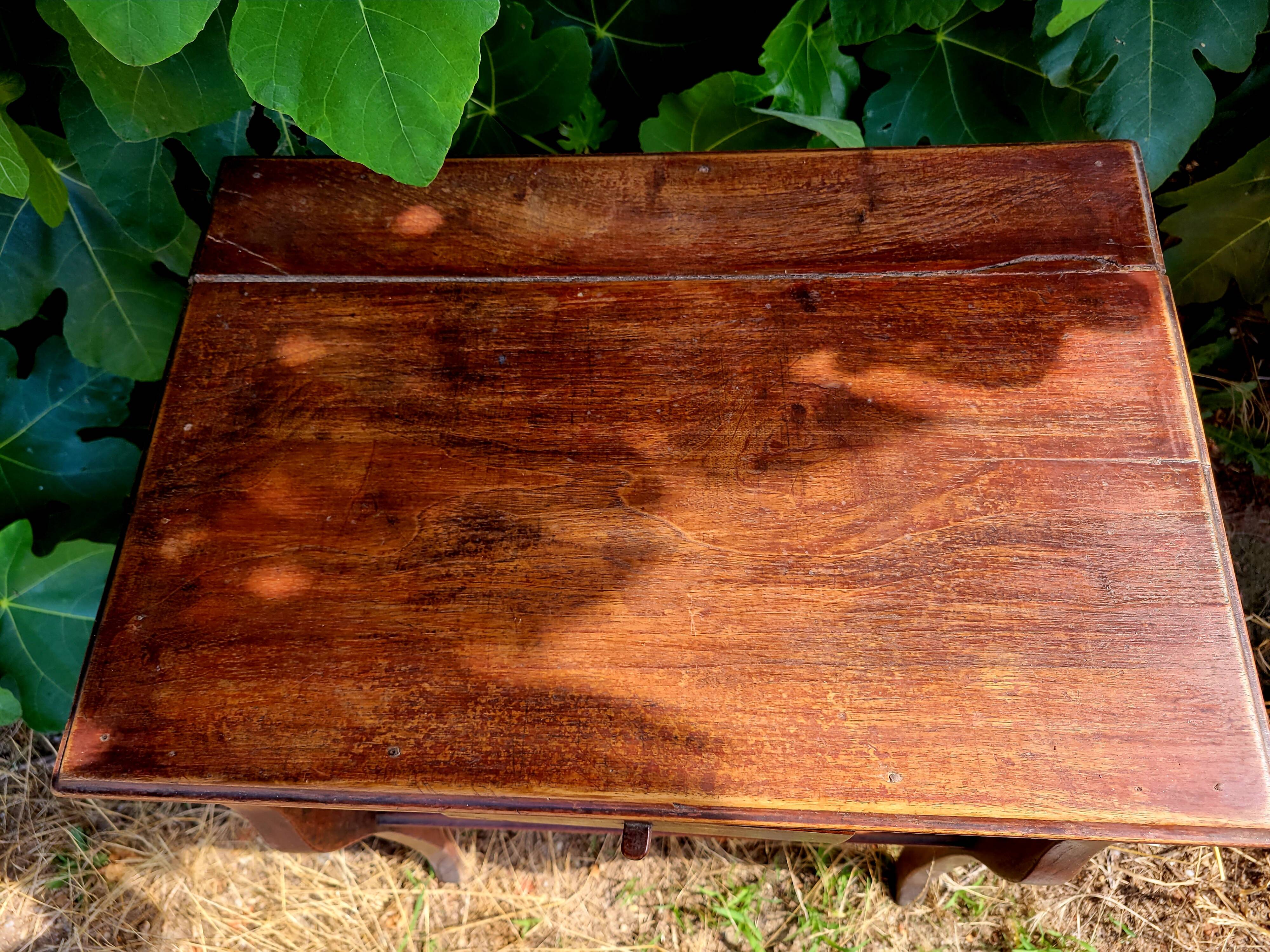 Small wooden drawer unit