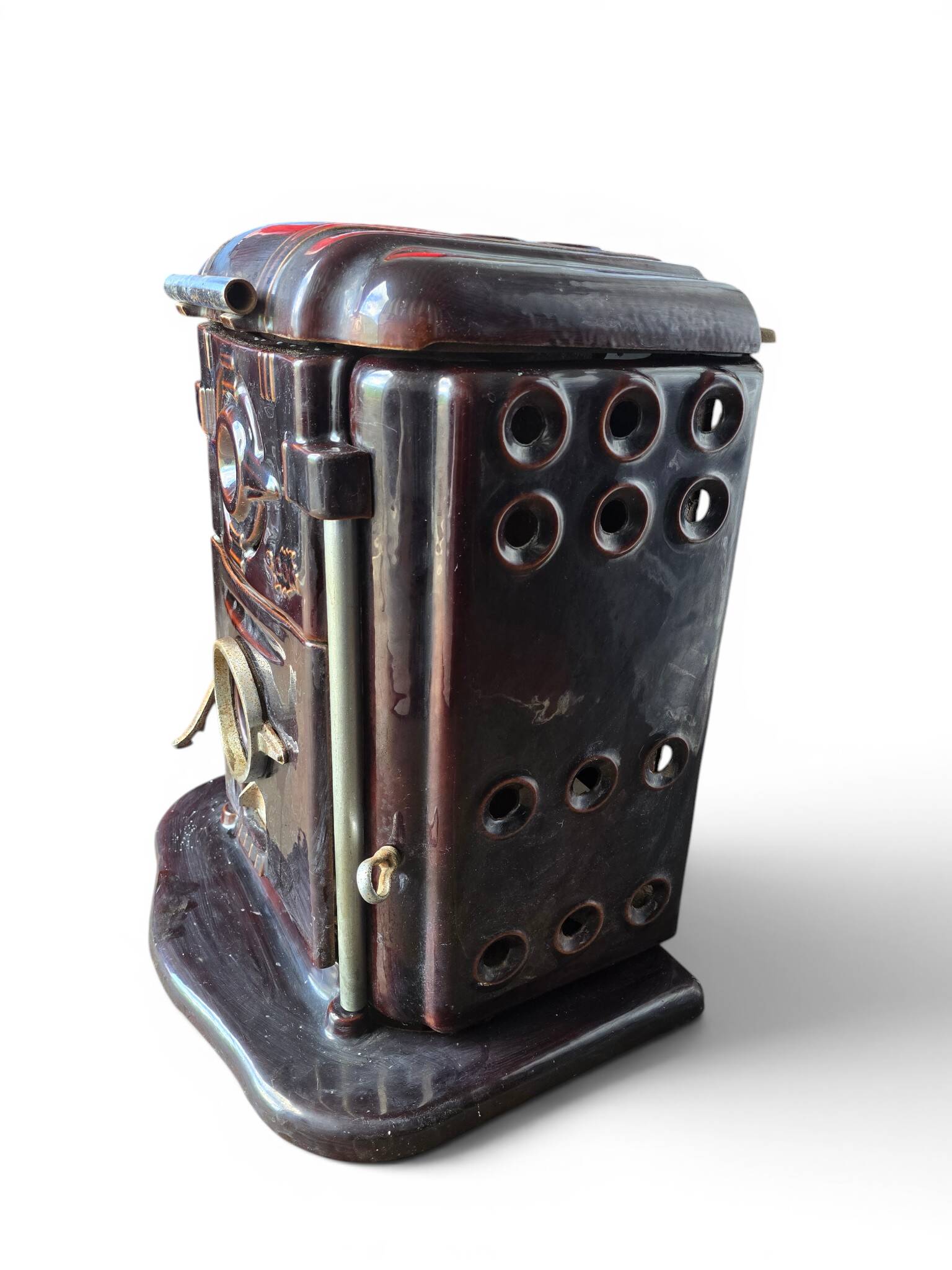 Vintage Godin Art Deco cast iron stove in aubergine enamel.