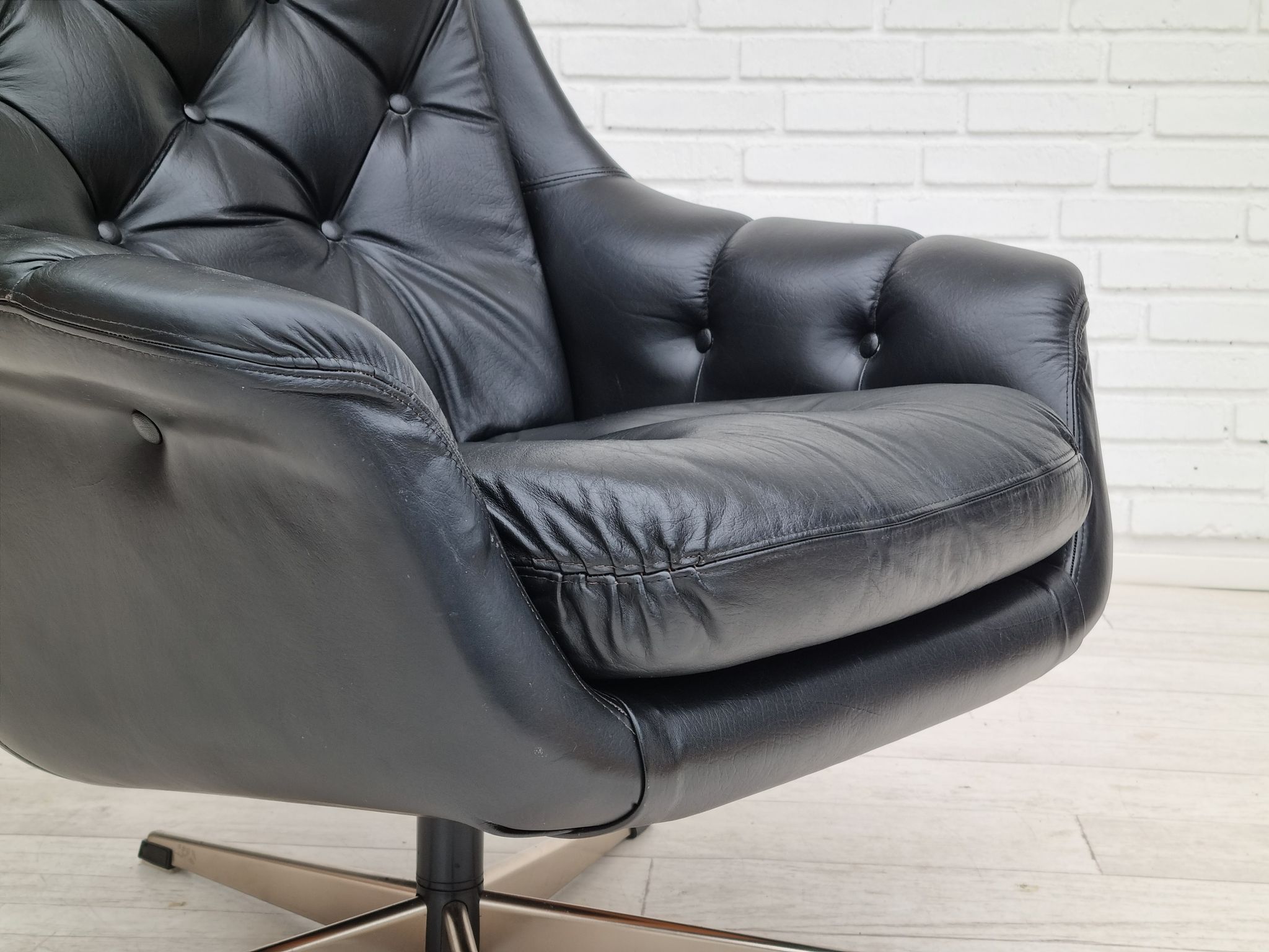 Fauteuil en cuir pivotant danois vintage