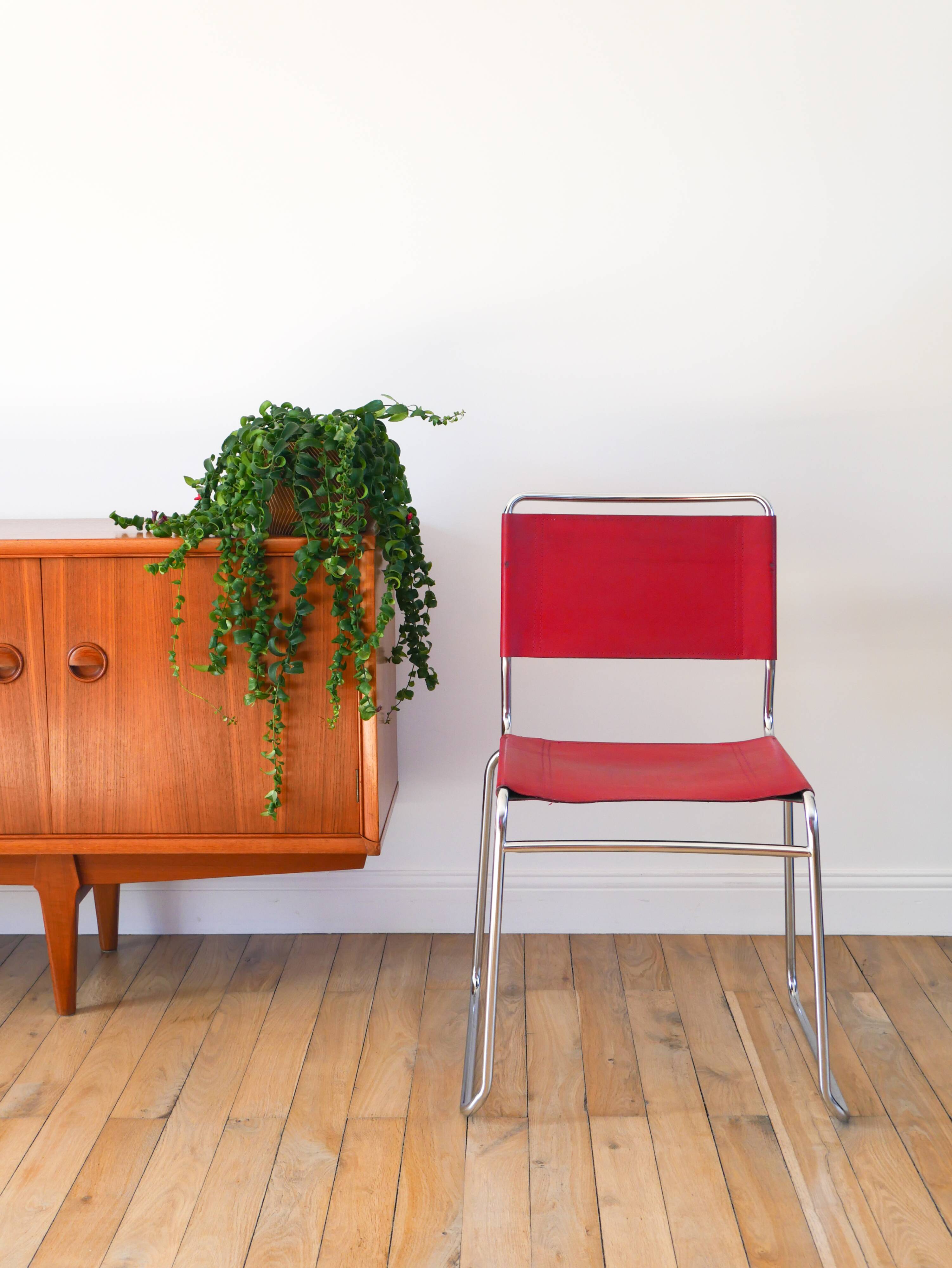 Set of 4 tubular chairs in Red Italy split leather, Design, 1970