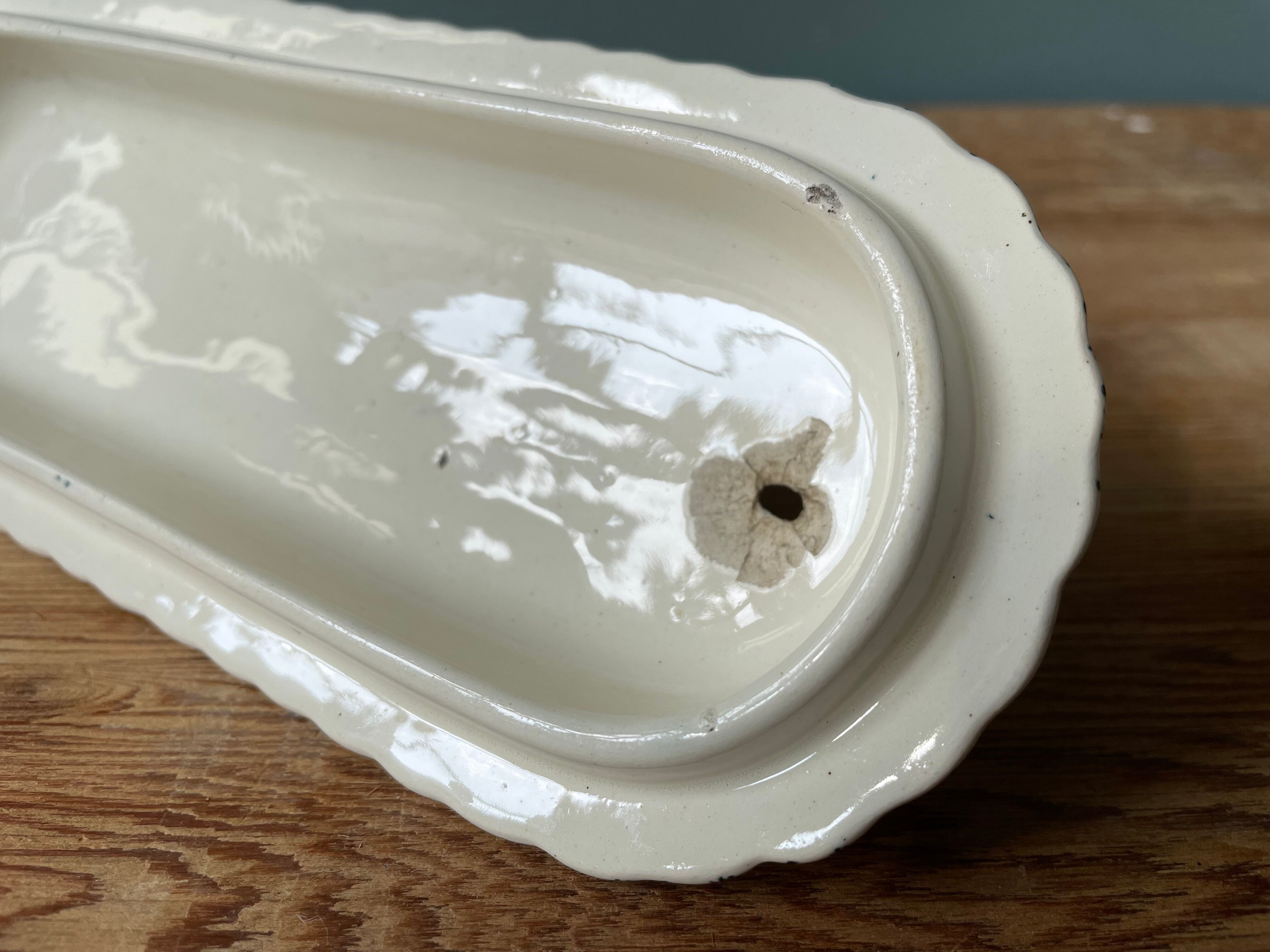 1900 toothbrush box in St Amand and Hamage earthenware, Nigella collection