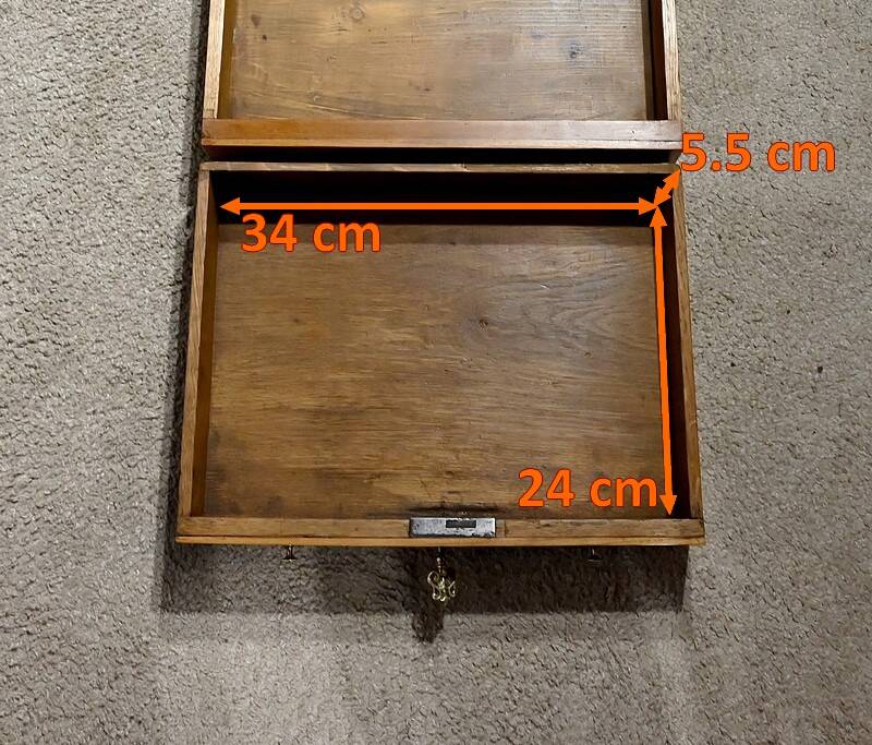 Small Living Room Table in Cherry and Walnut, Louis XVI Period – Late 18th Century