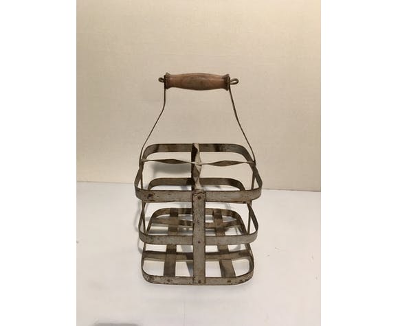 Zinc bottle-holder