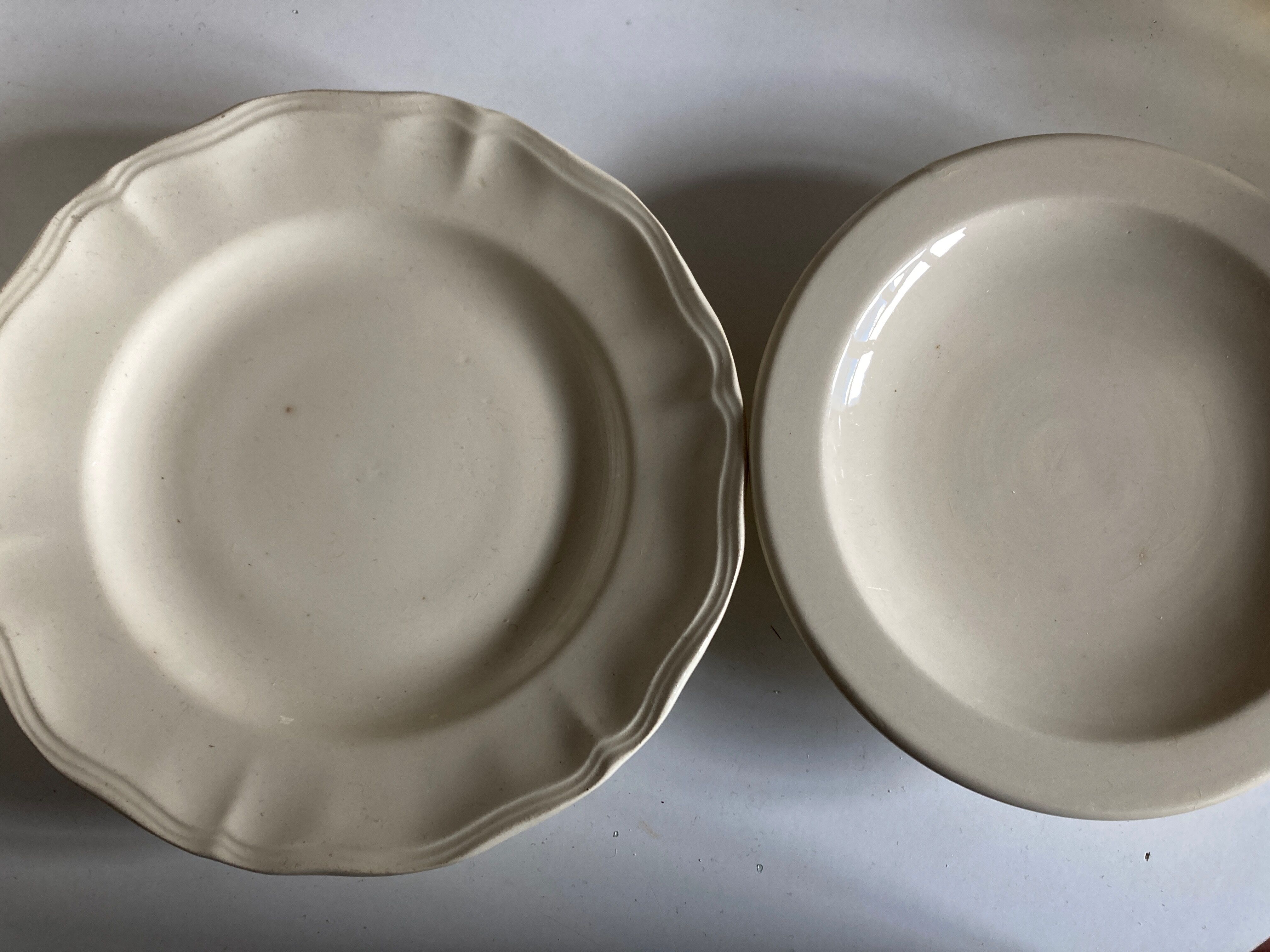 Product BHV Plate mounted cakes in ivory faience 1950 neo classic