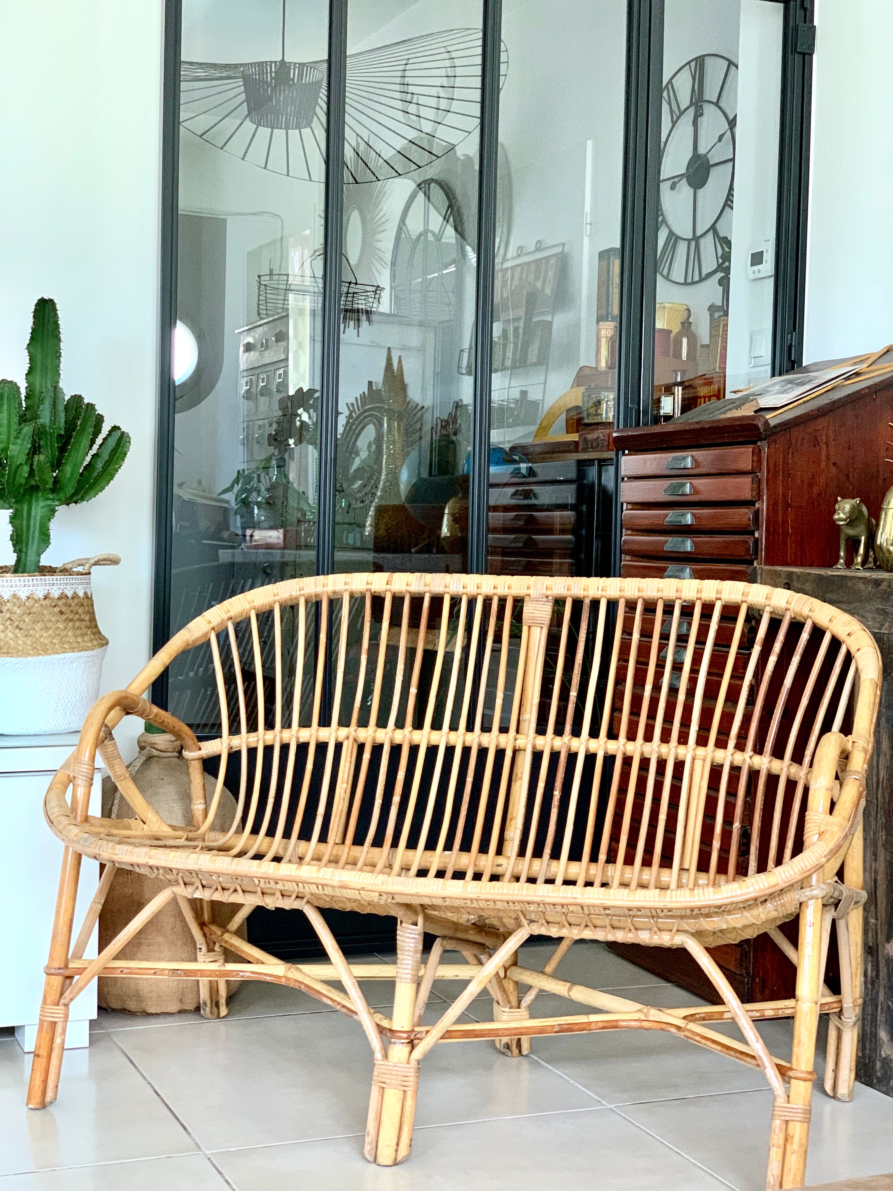 Old vintage sofa / rattan bench