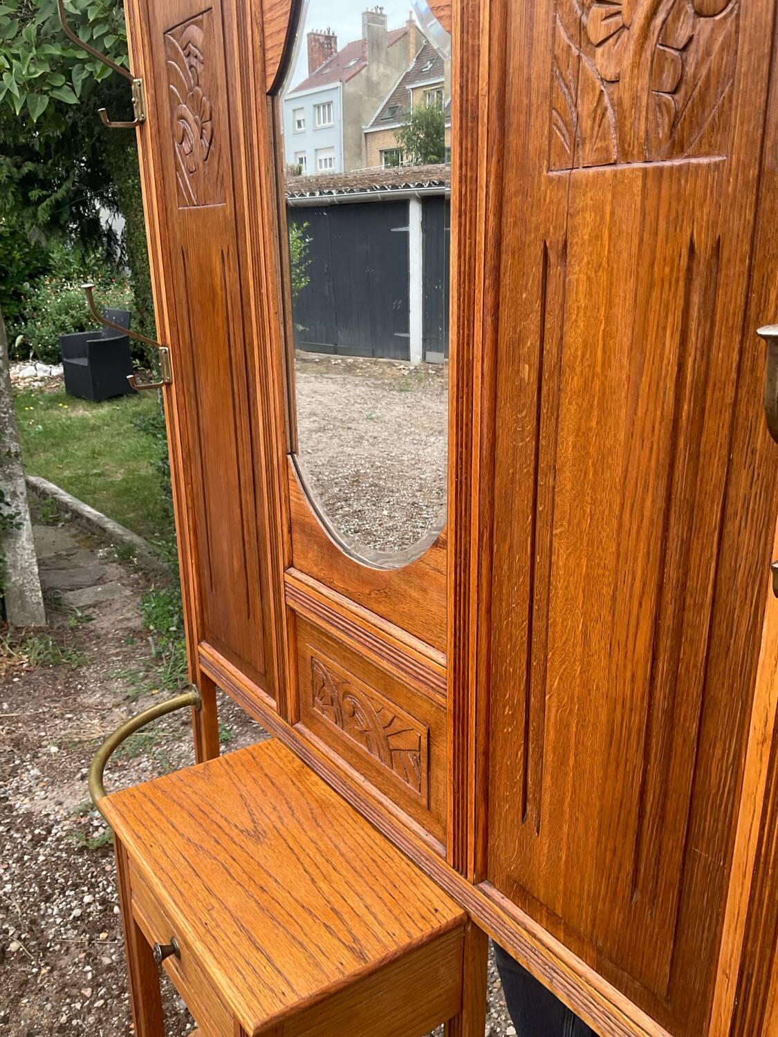 Art Deco oak cloakroom