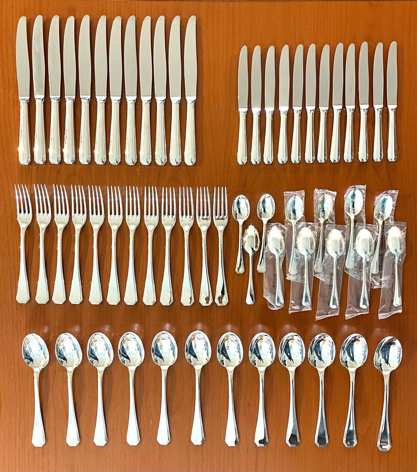 Christofle America cutlery set 60 pieces in very good condition.