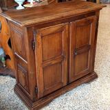 Rare petit buffet en noyer fin xviie début xviiie siècle