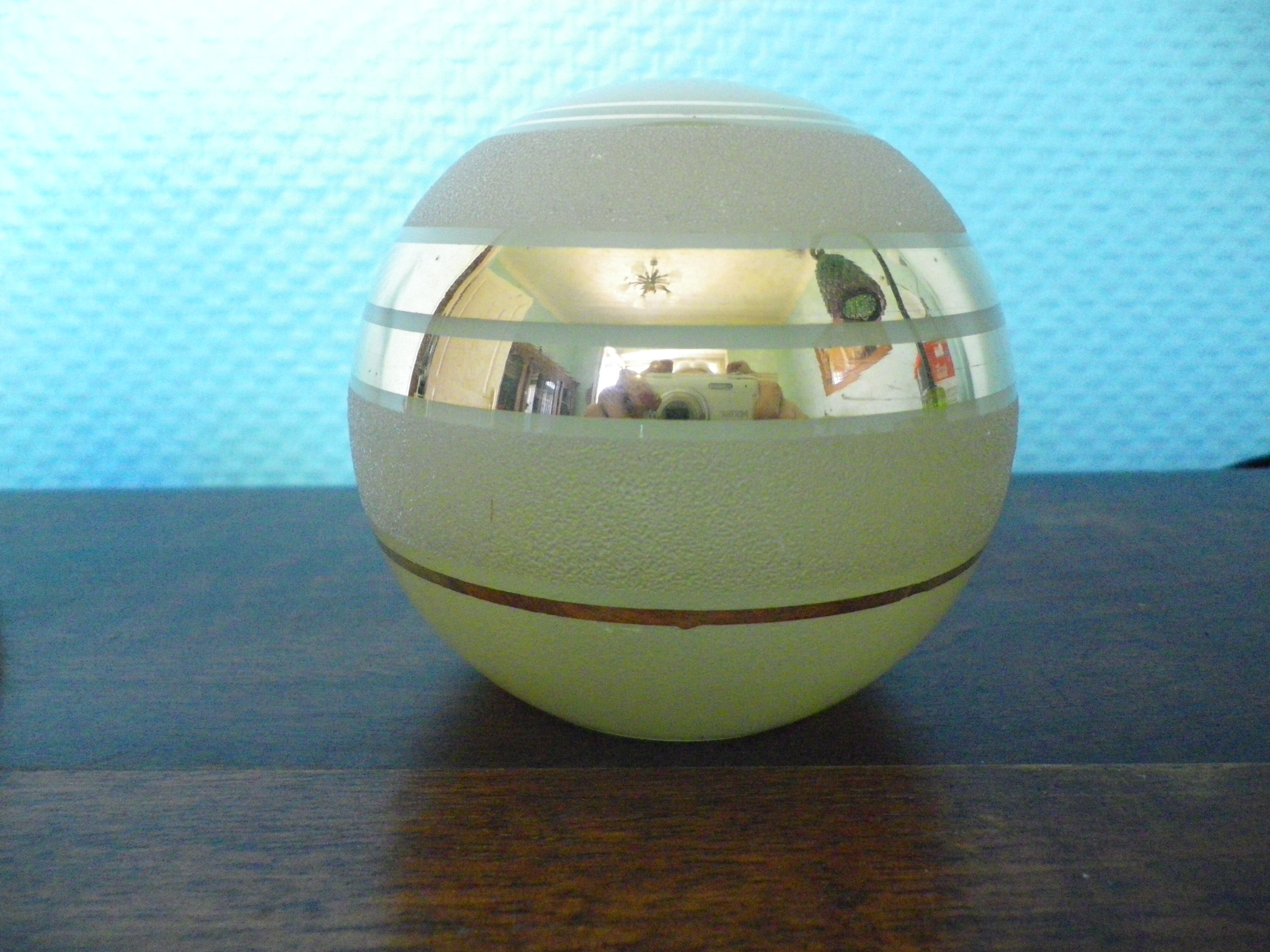 Art deco table lamp, marble, opaque glass and granite, animal in bronze patinated regulator