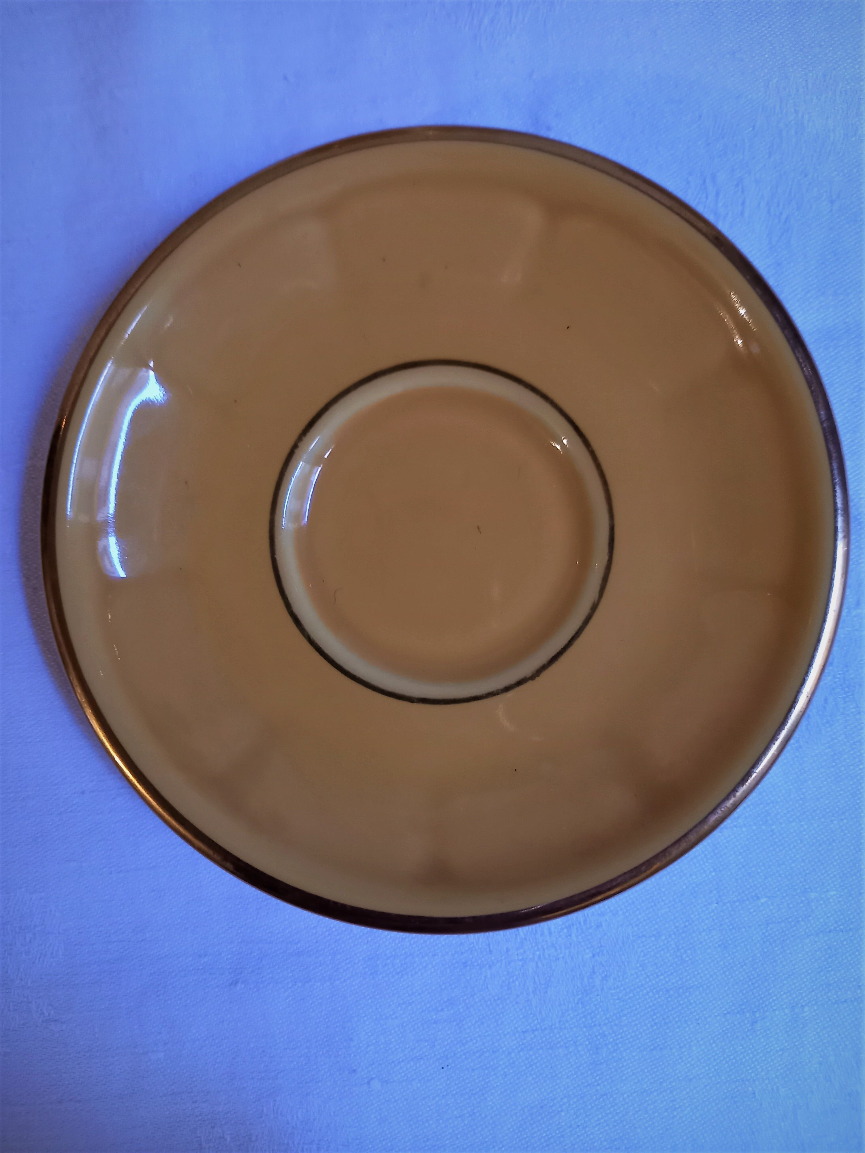 Yellow Apilco coffee service with golden borders