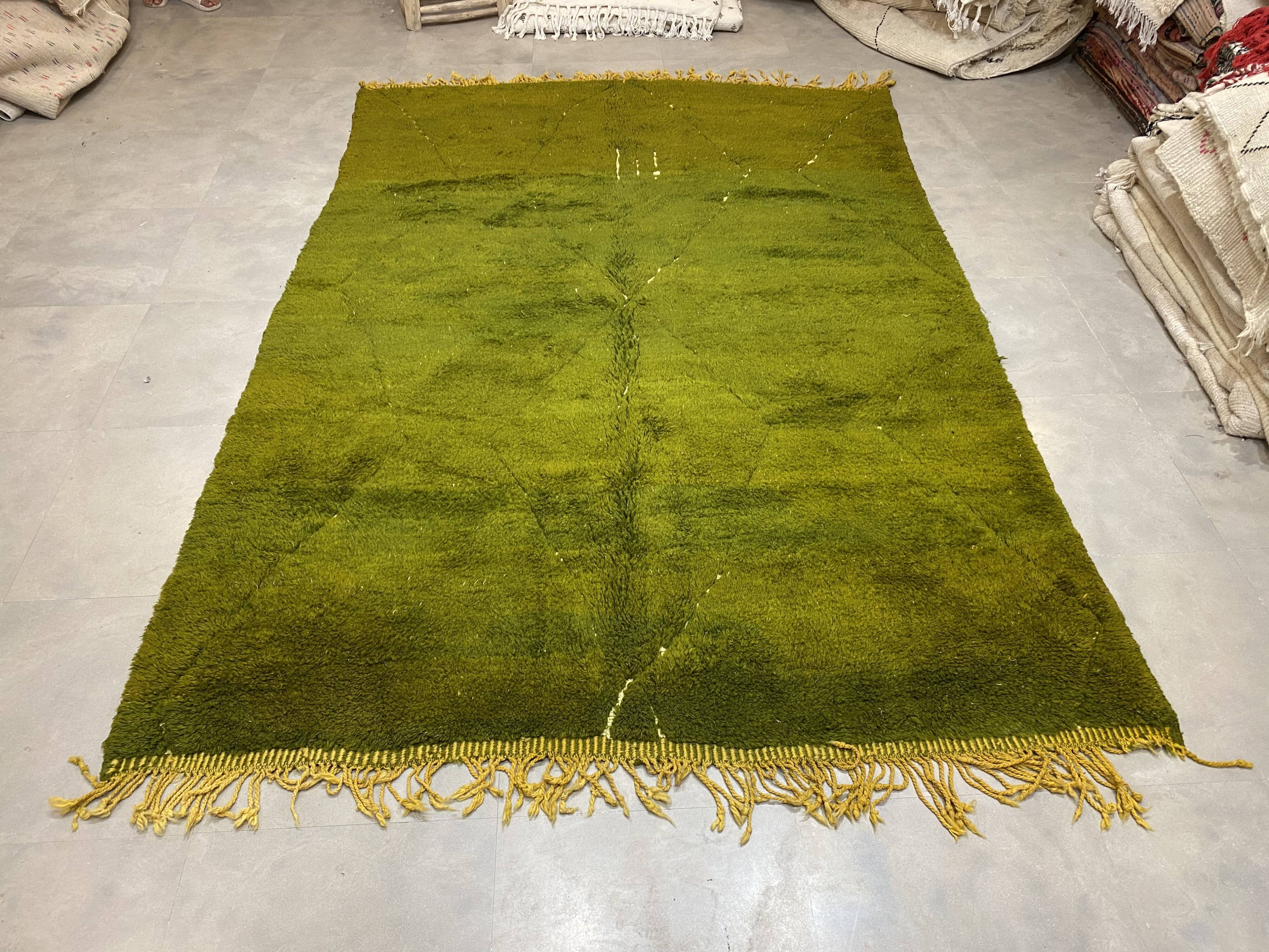 Green mrirt wool carpet - 210 x 310cm