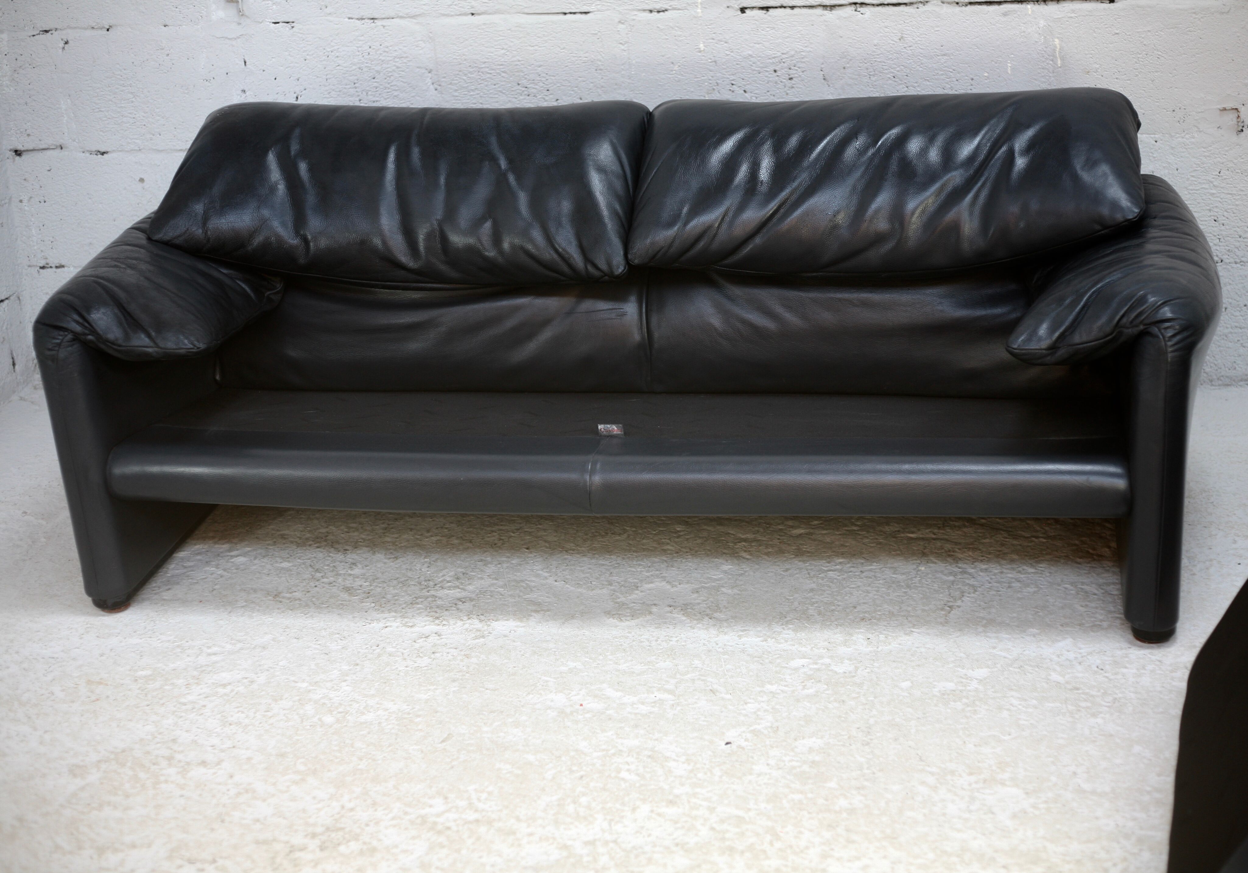 Sofa by Vico Magistretti, Cassina, Maralunga model. Italy, circa 1975. Navy blue leather