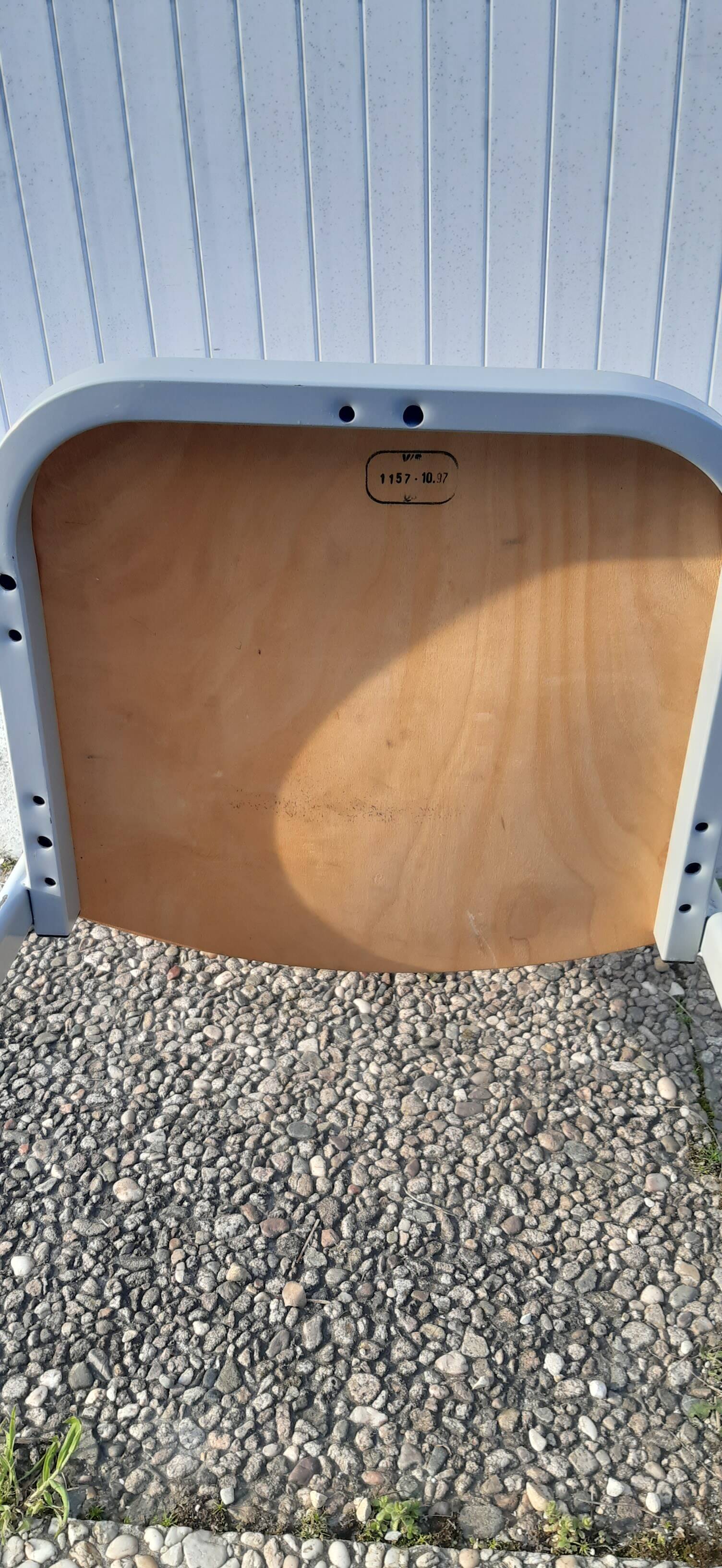 Set of 4 school chairs