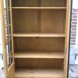Armoire vitrine parisienne