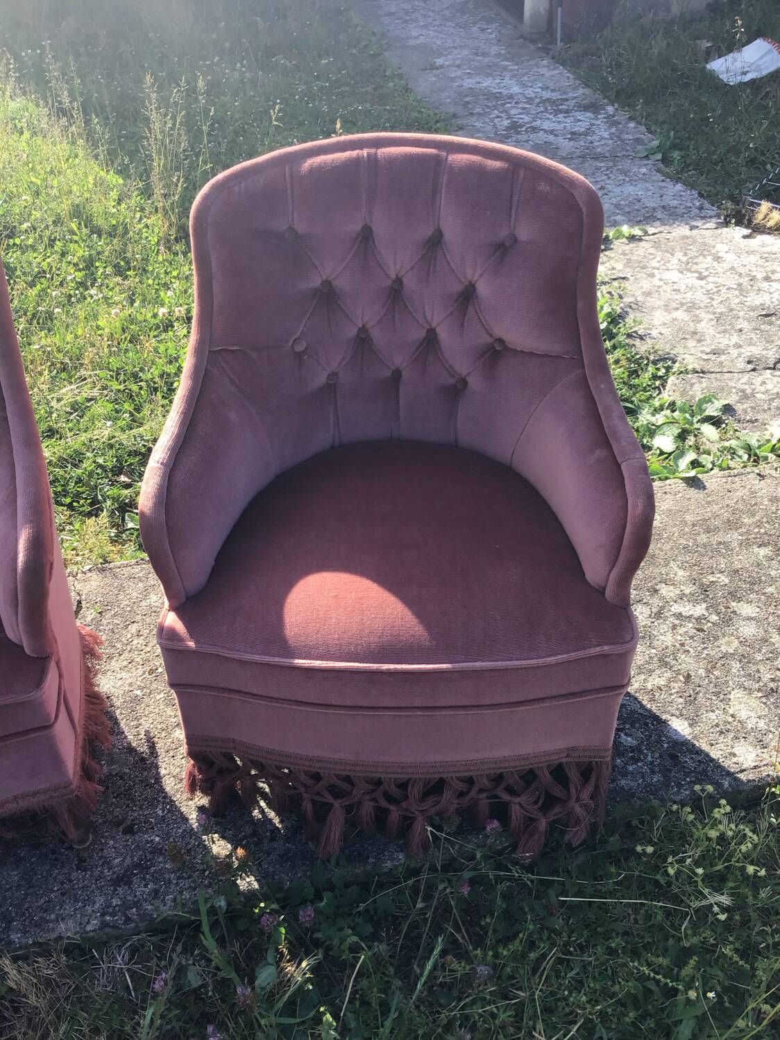 Sofa and 2 toad armchairs