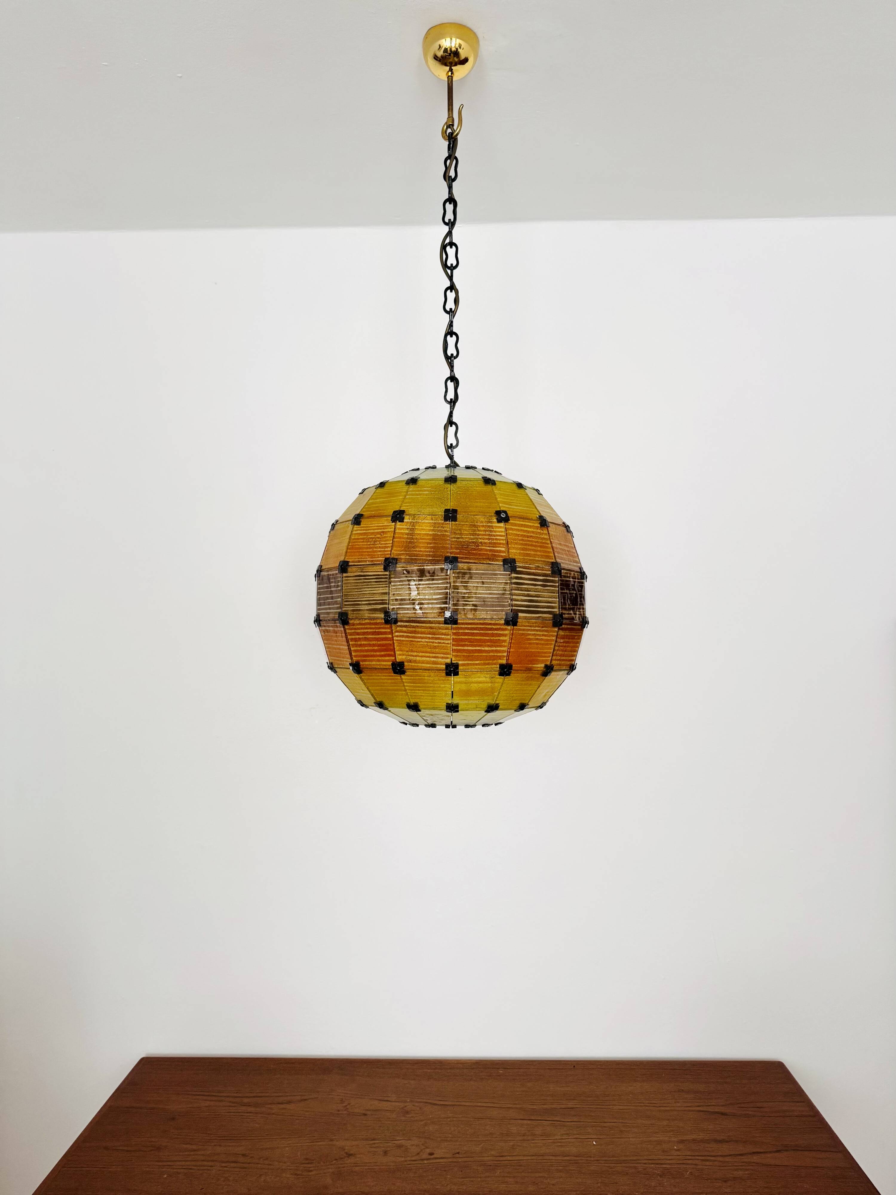 Suspension boule en verre coloré, 1960