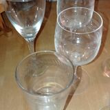 7 verres à vin dépareillés anciens