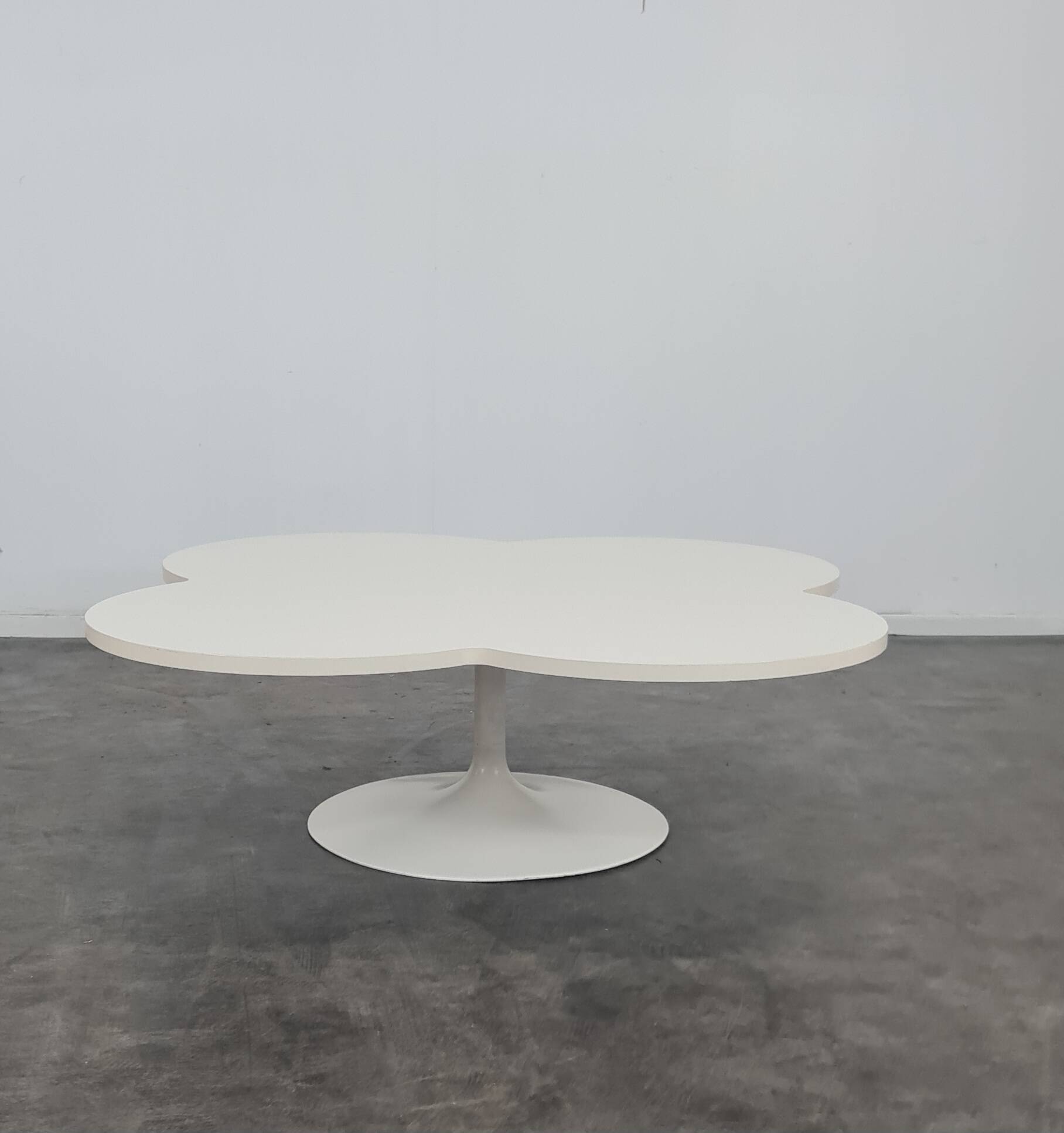 Table basse cloud de kho Liang Le pour Artifort