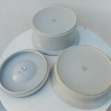 Two stackable salad bowls with a sleet lid