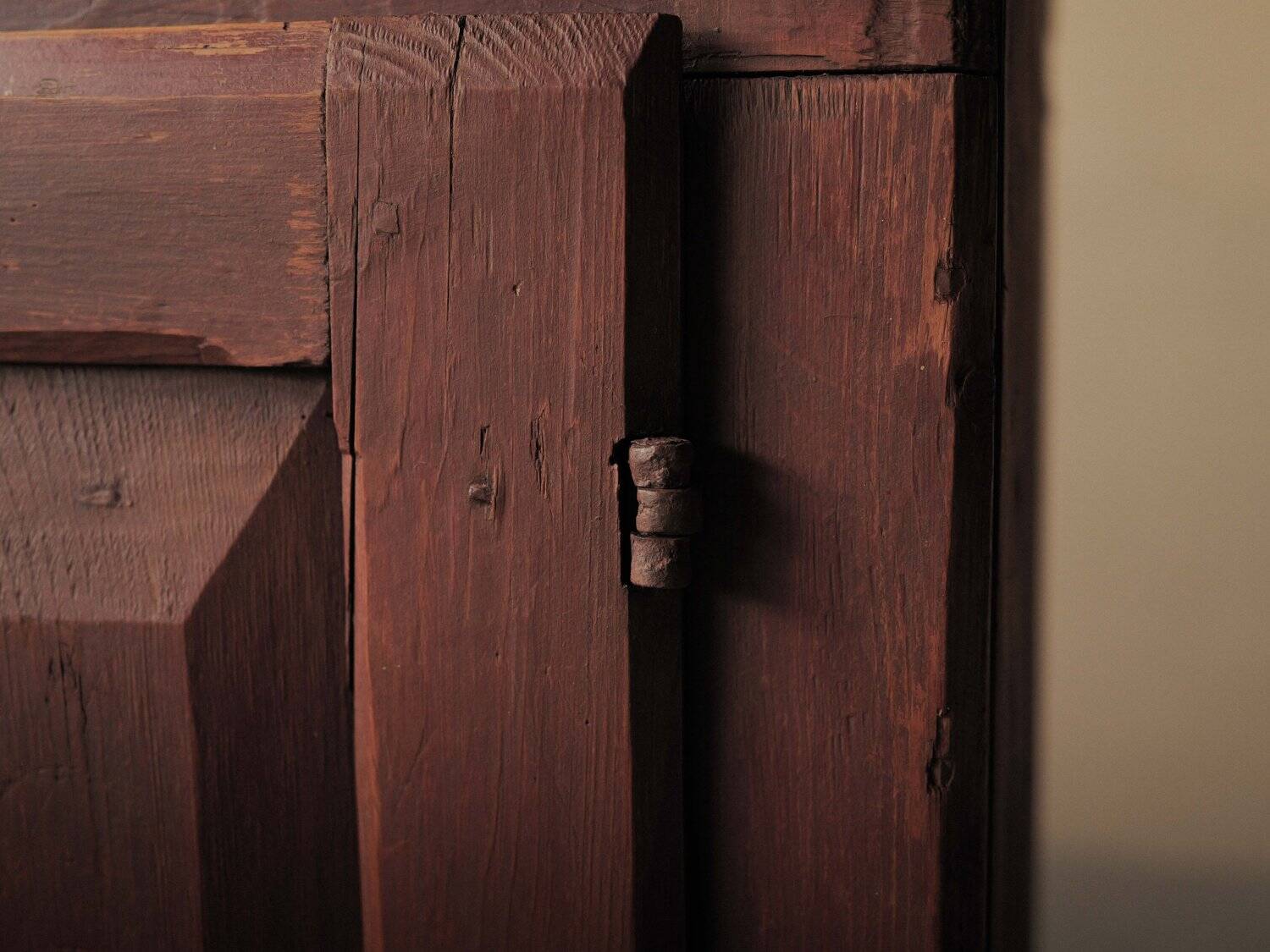 Mountain pine wardrobe – Folk art, Switzerland, 18th century