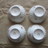 Lot of 4 bowls with porcelain flowers