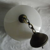 Suspension opaline motif fleurs
