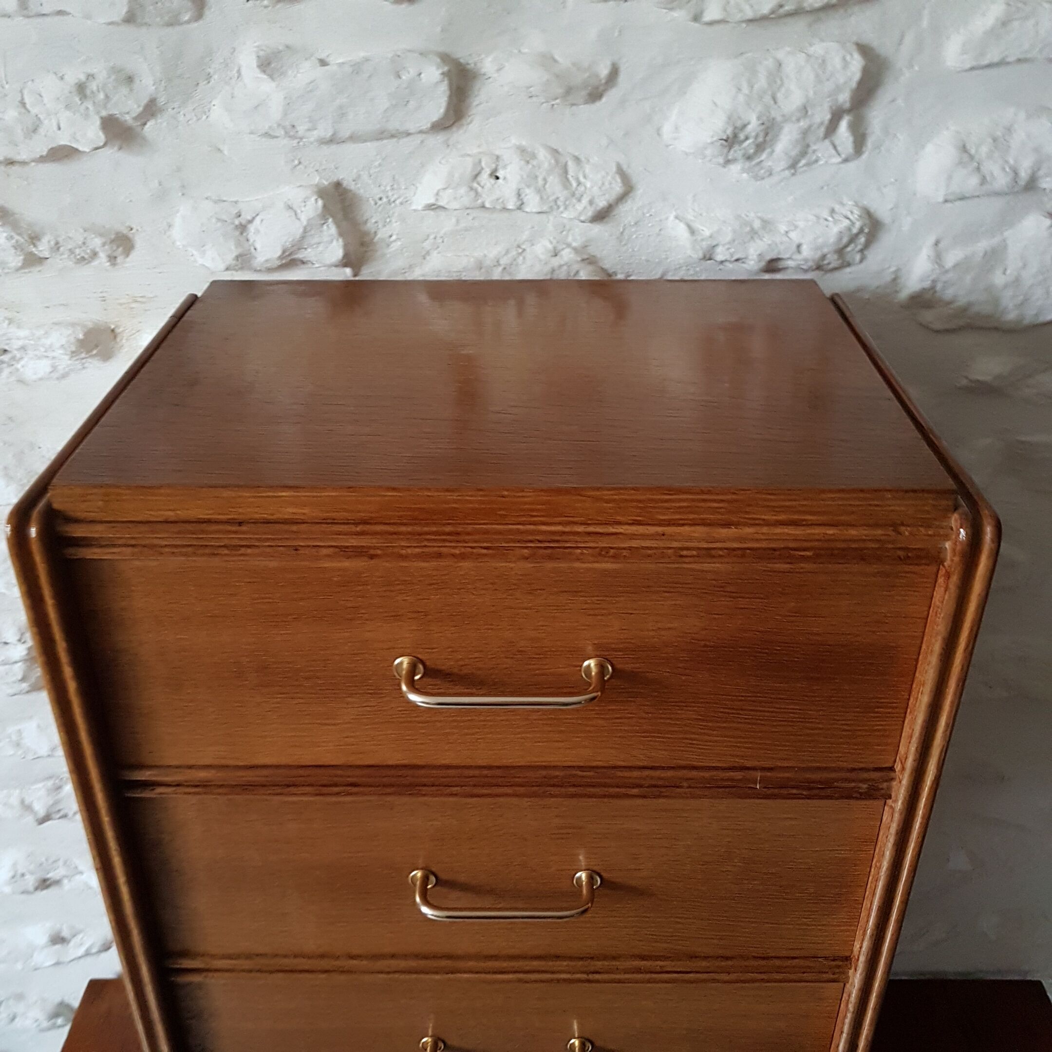 Compact 1950s chiffonnier