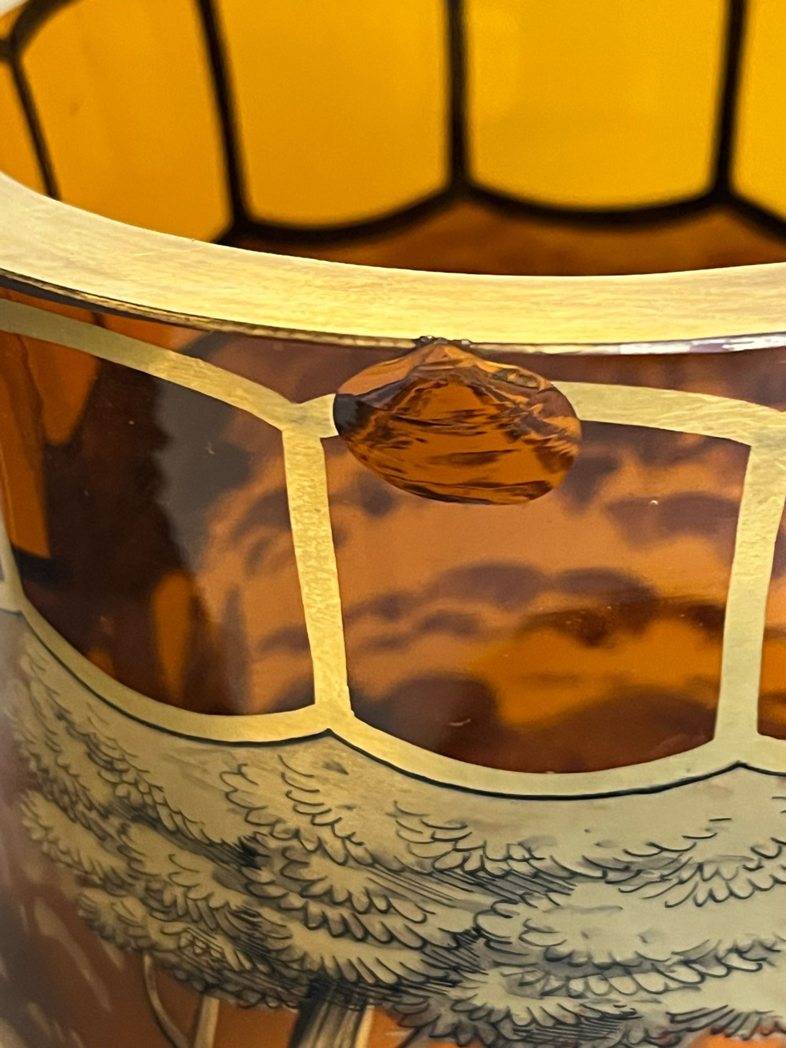 Vase en verre peint