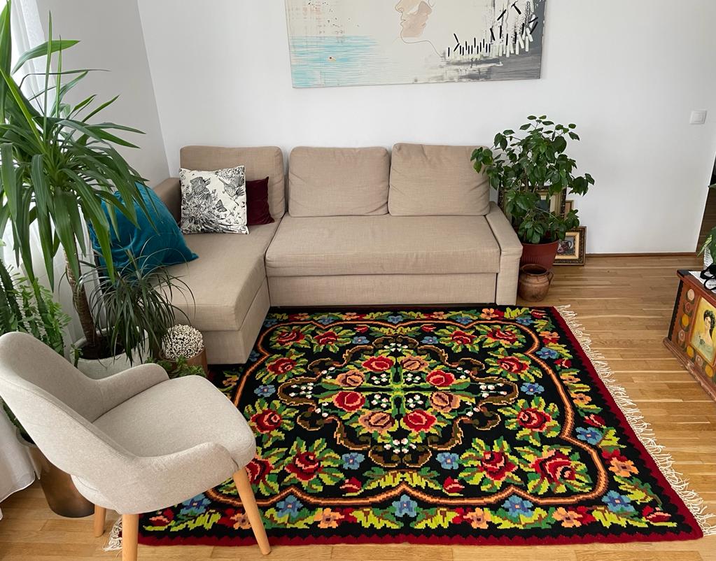 Floral transylvanian rug handwoven in romania, colorful flowers
