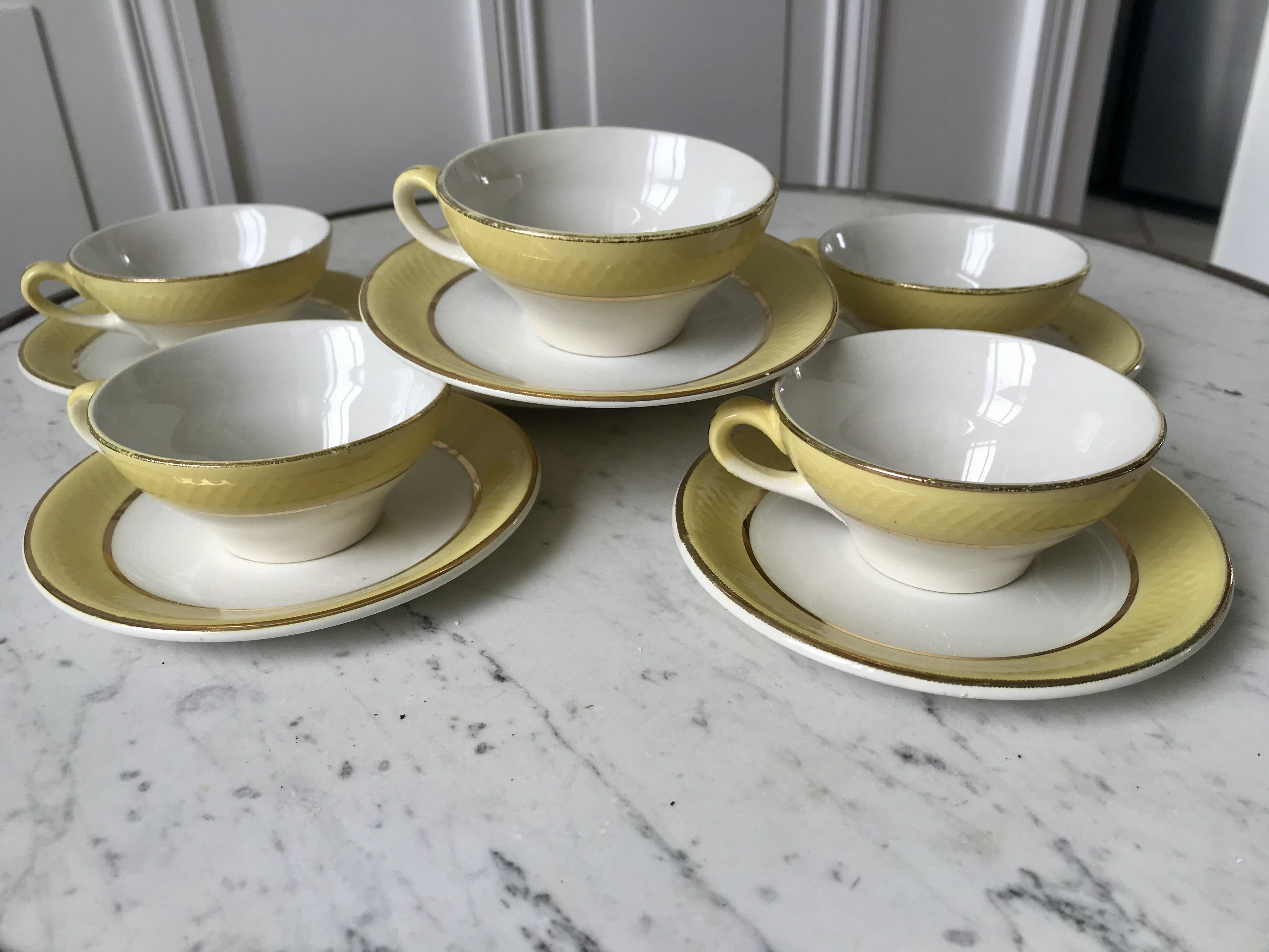 Set of 6 cups and textured yellow sub-cups digoin sarreguemines 50s