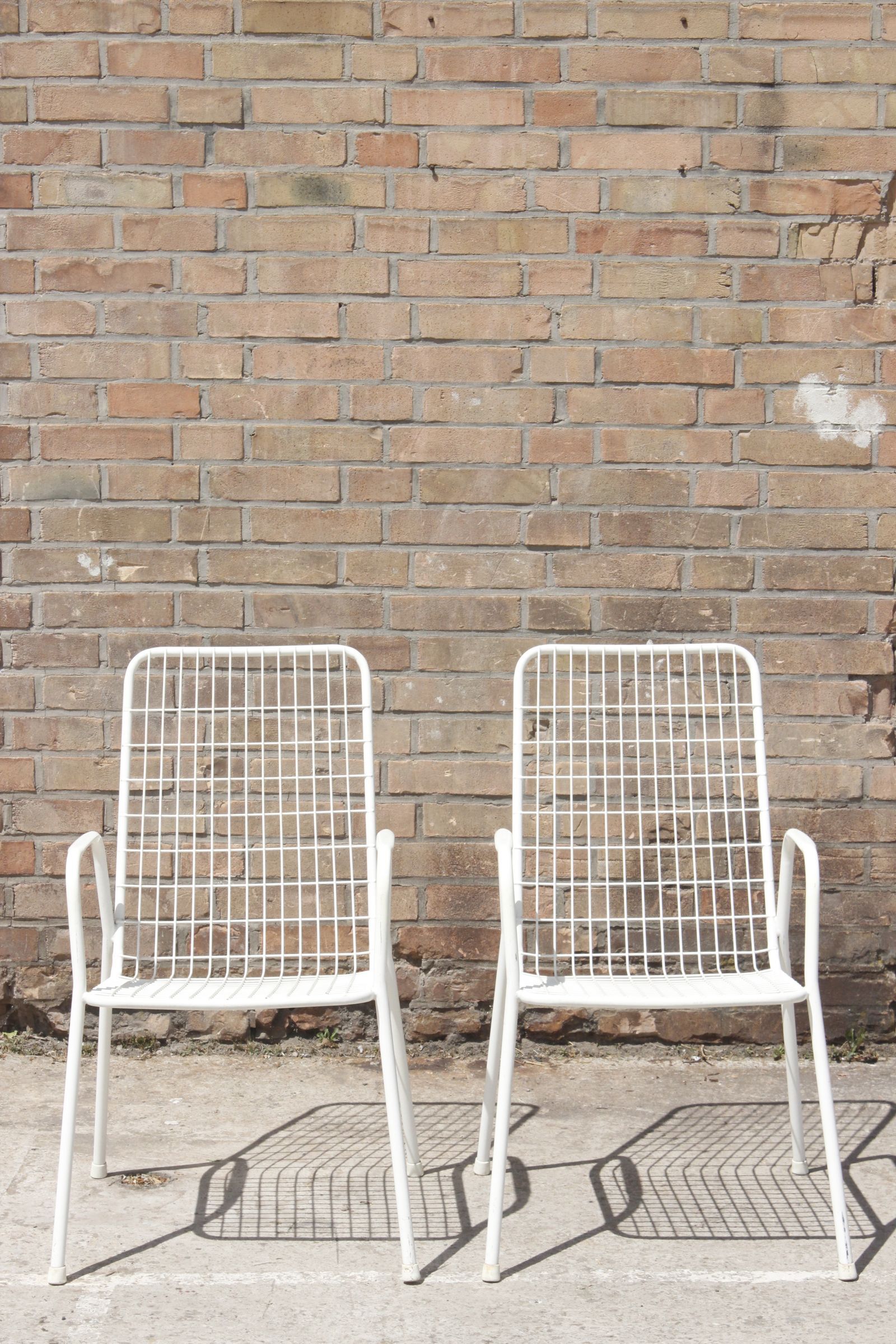 Pair of Emu Rio garden chairs in wire, Italy 1970s