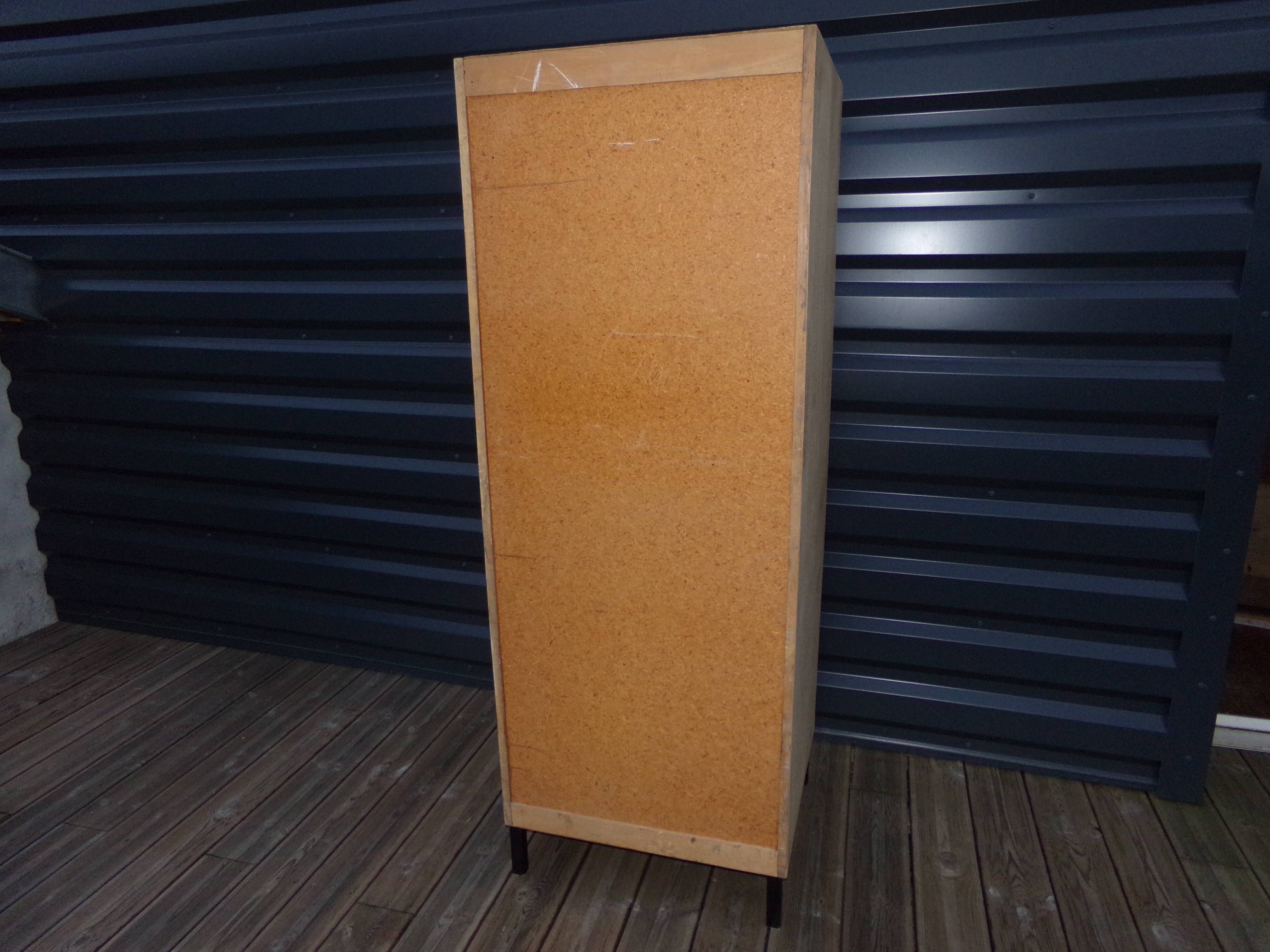 Boarding locker room cabinet