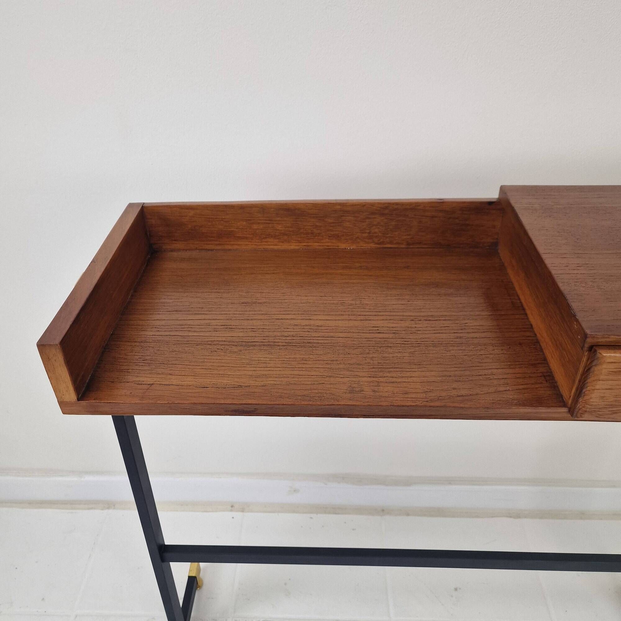 Table console / coiffeuse italienne du milieu du siècle avec des éléments en laiton, années 1950.