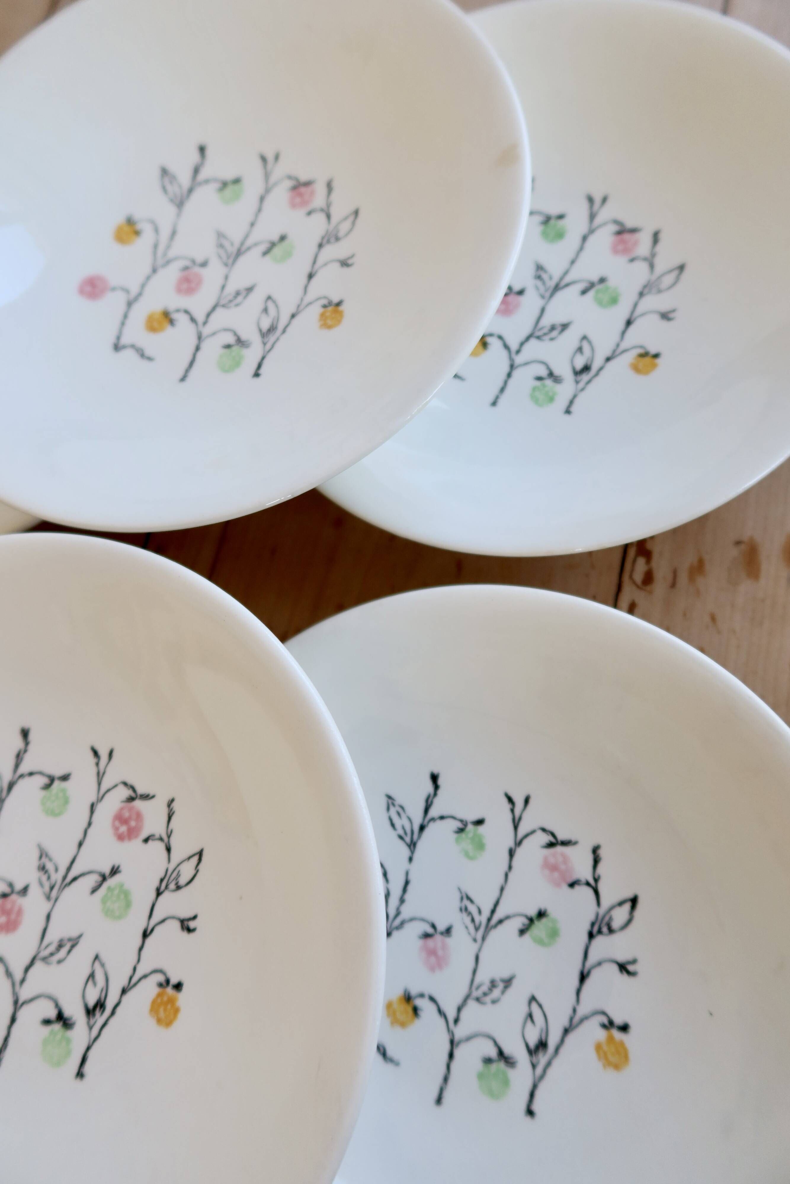 Vintage deep plates in Gien earthenware, model Marie-Claire.