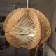 Suspension vintage en bois et fils